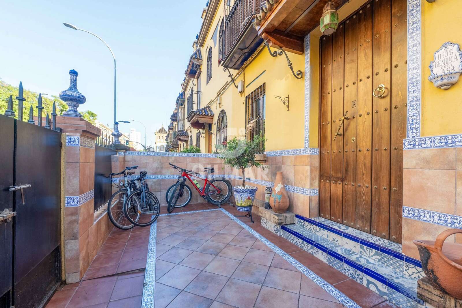 Property slider Gilmar