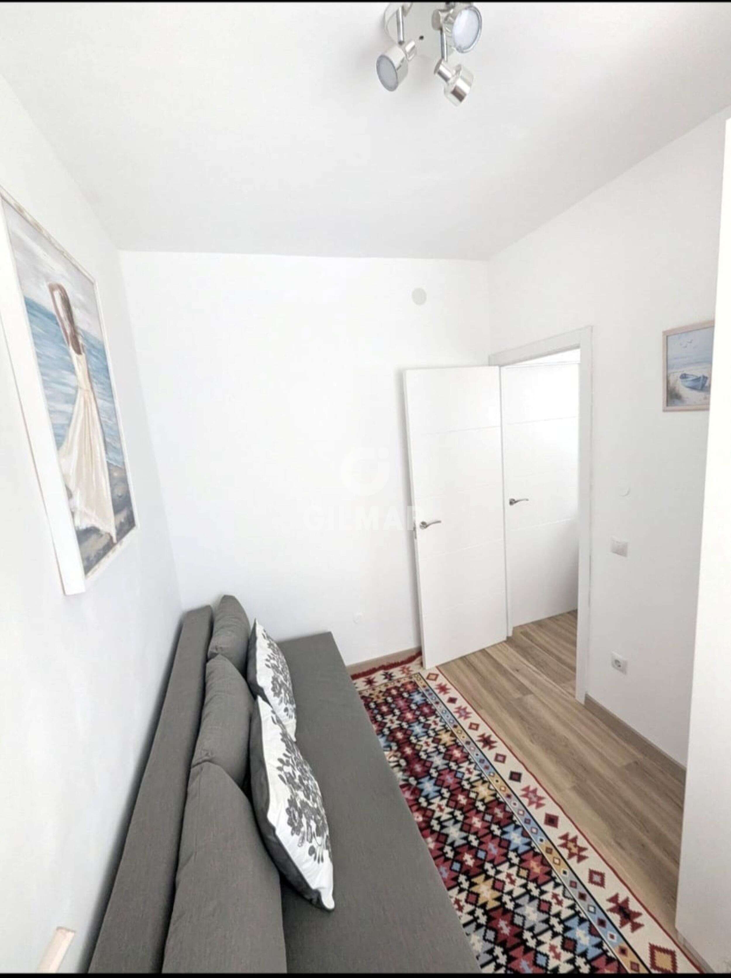 Photo of Semi-detached house