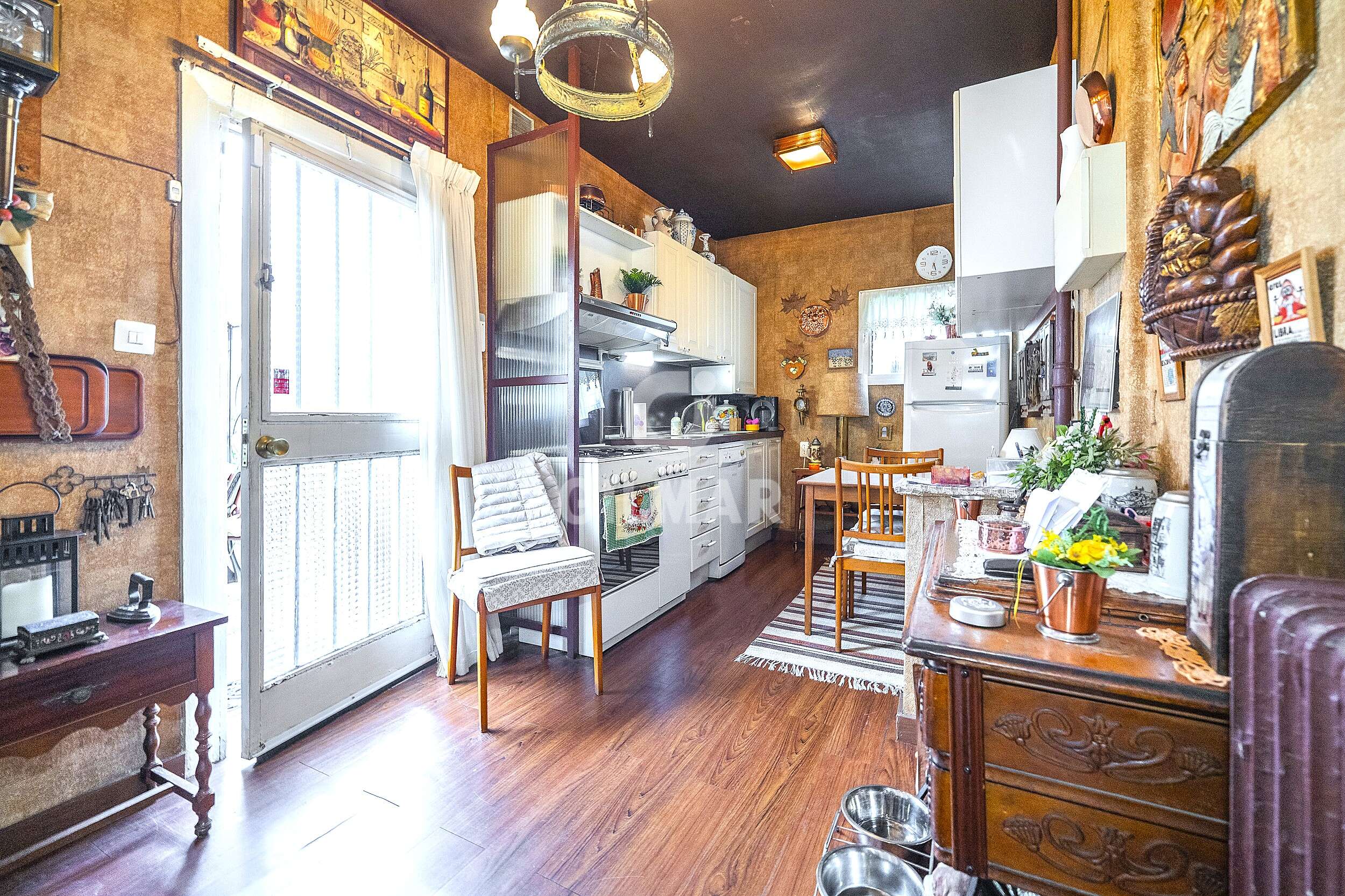 Photo of Semi-detached house