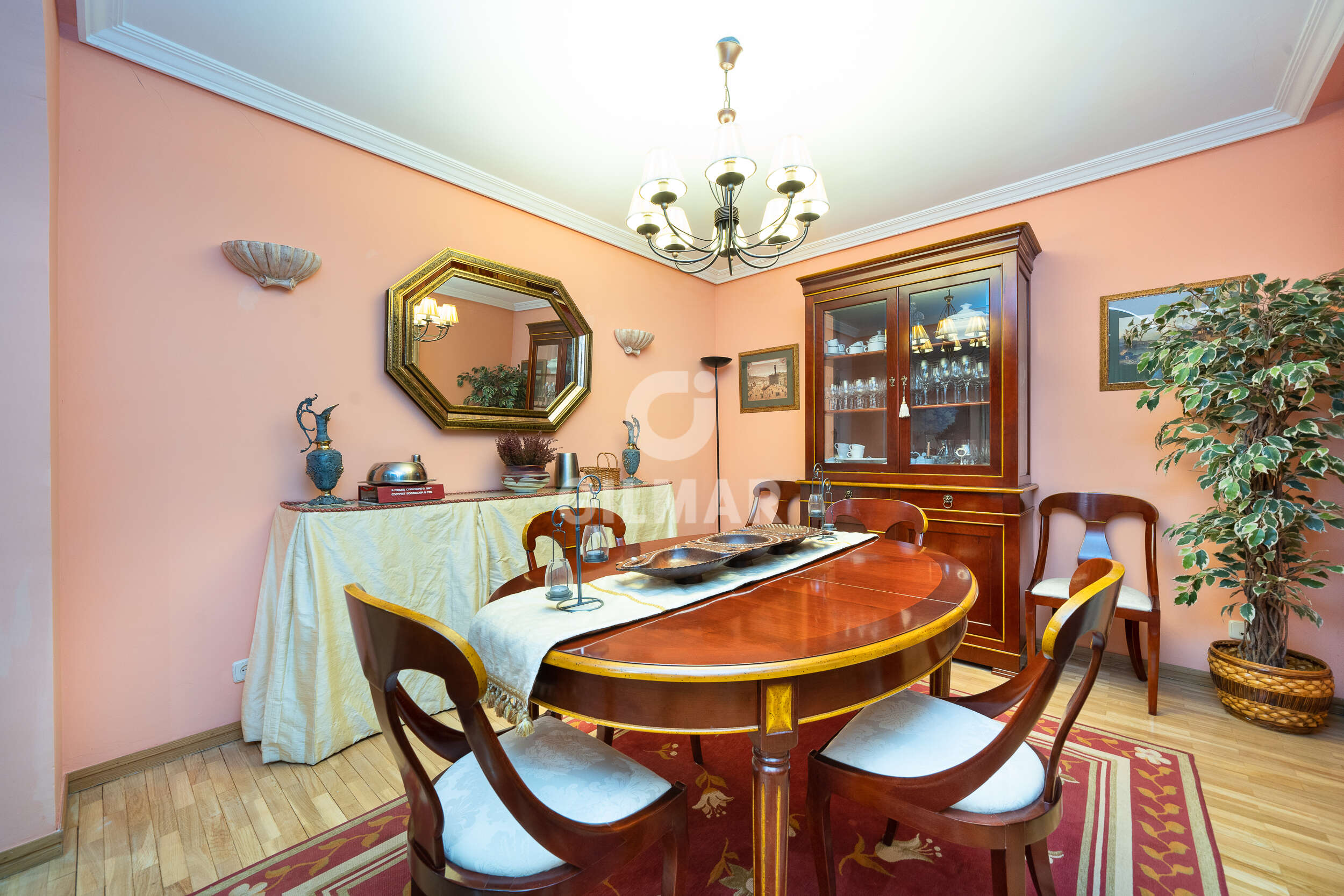Photo of Semi-detached house