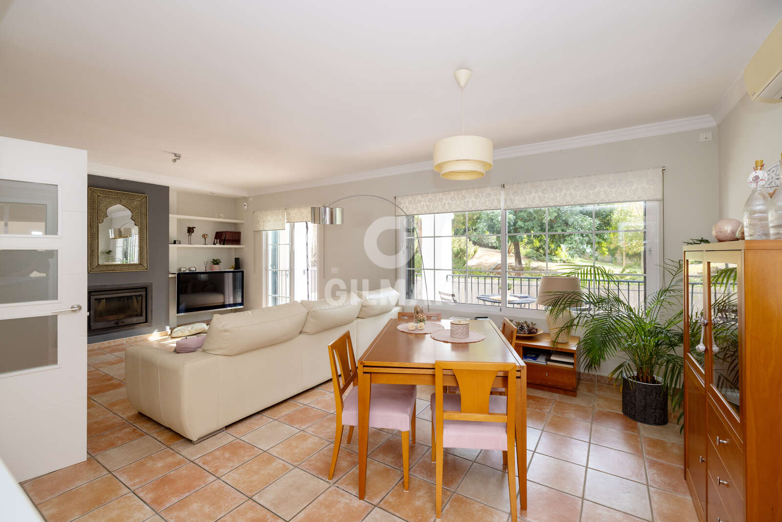 Property slider Gilmar