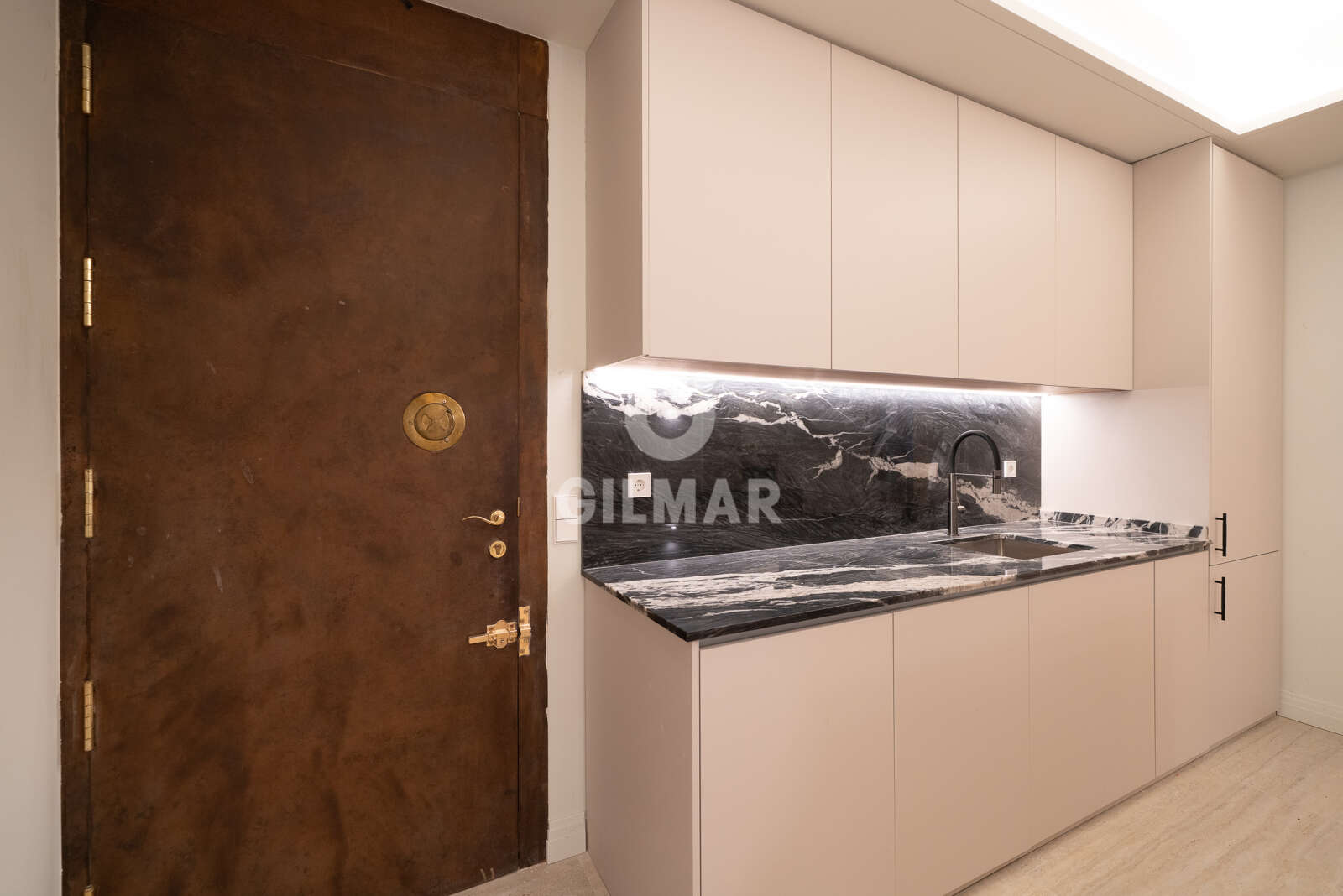 Property slider Gilmar