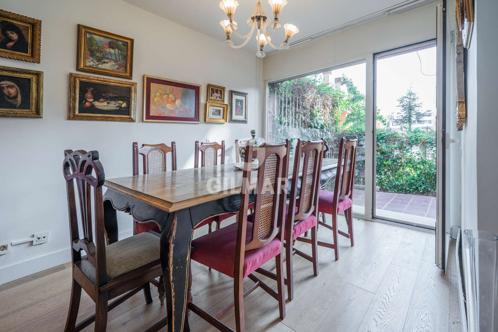 Property slider Gilmar