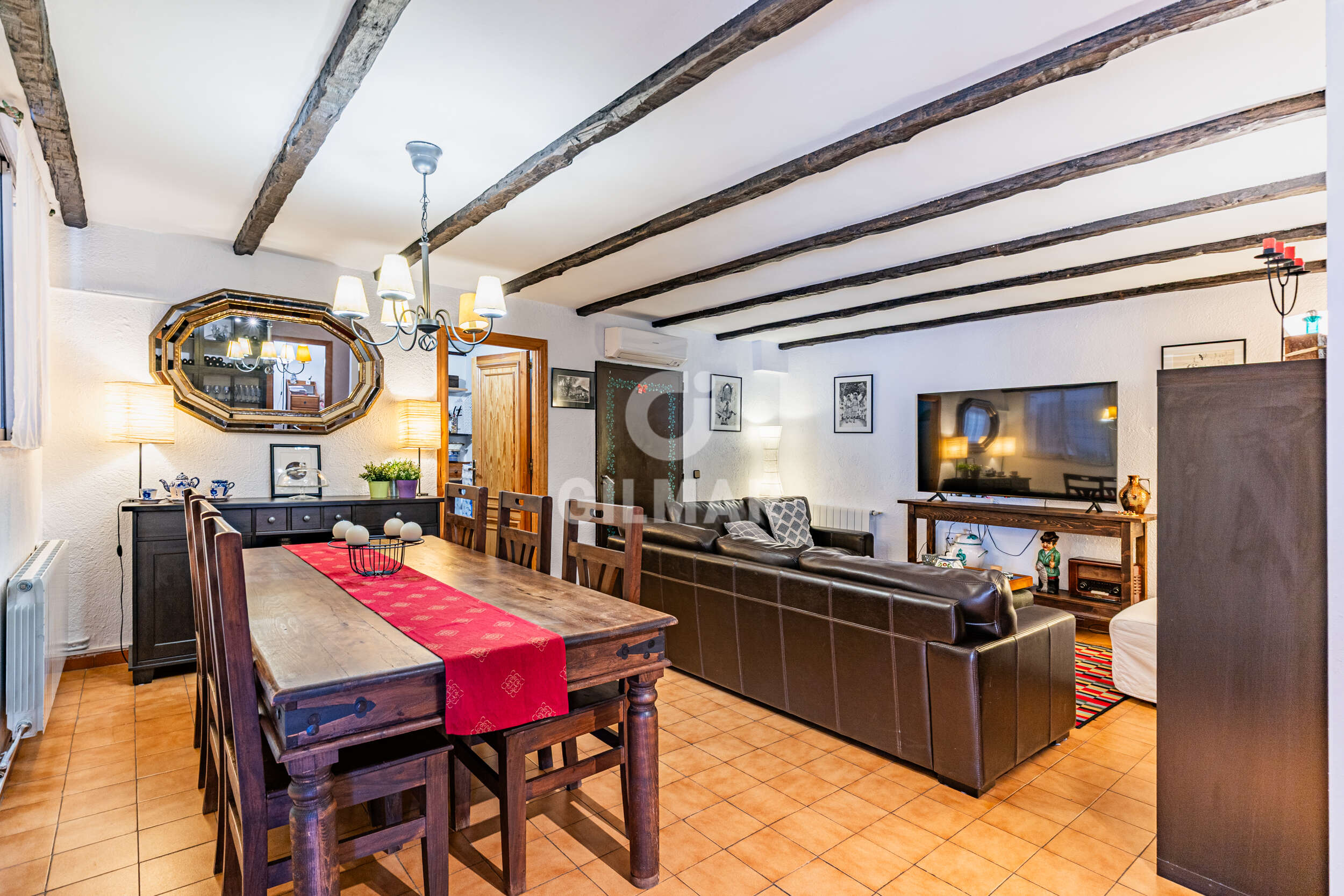 Photo of Semi-detached house