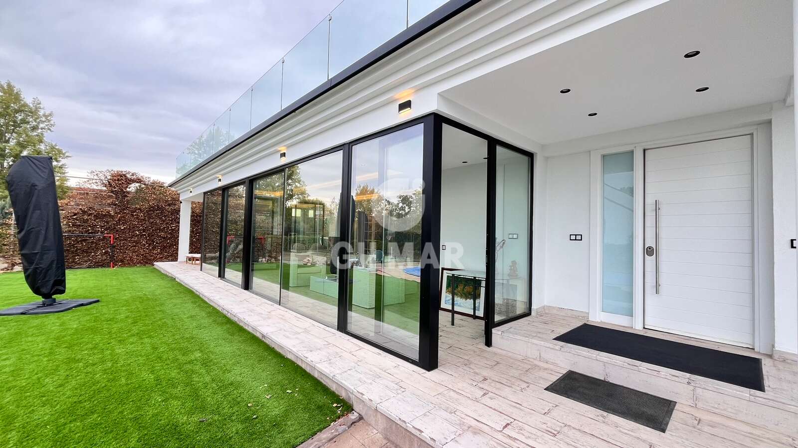 Property slider Gilmar