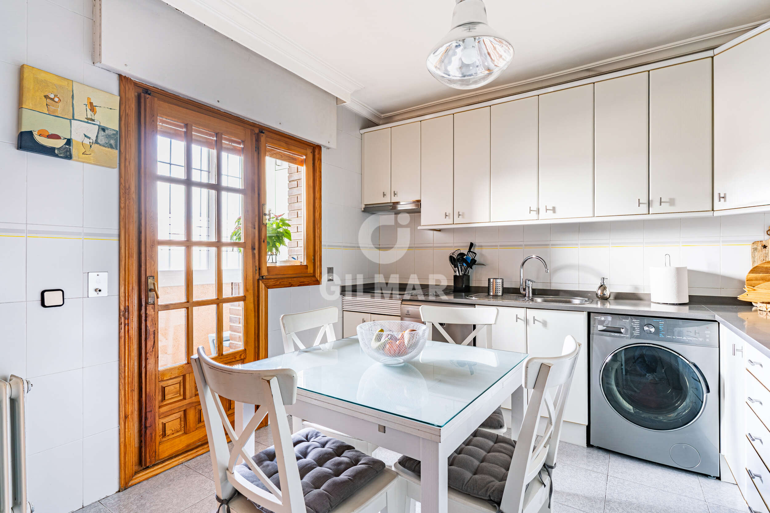 Photo of Semi-detached house