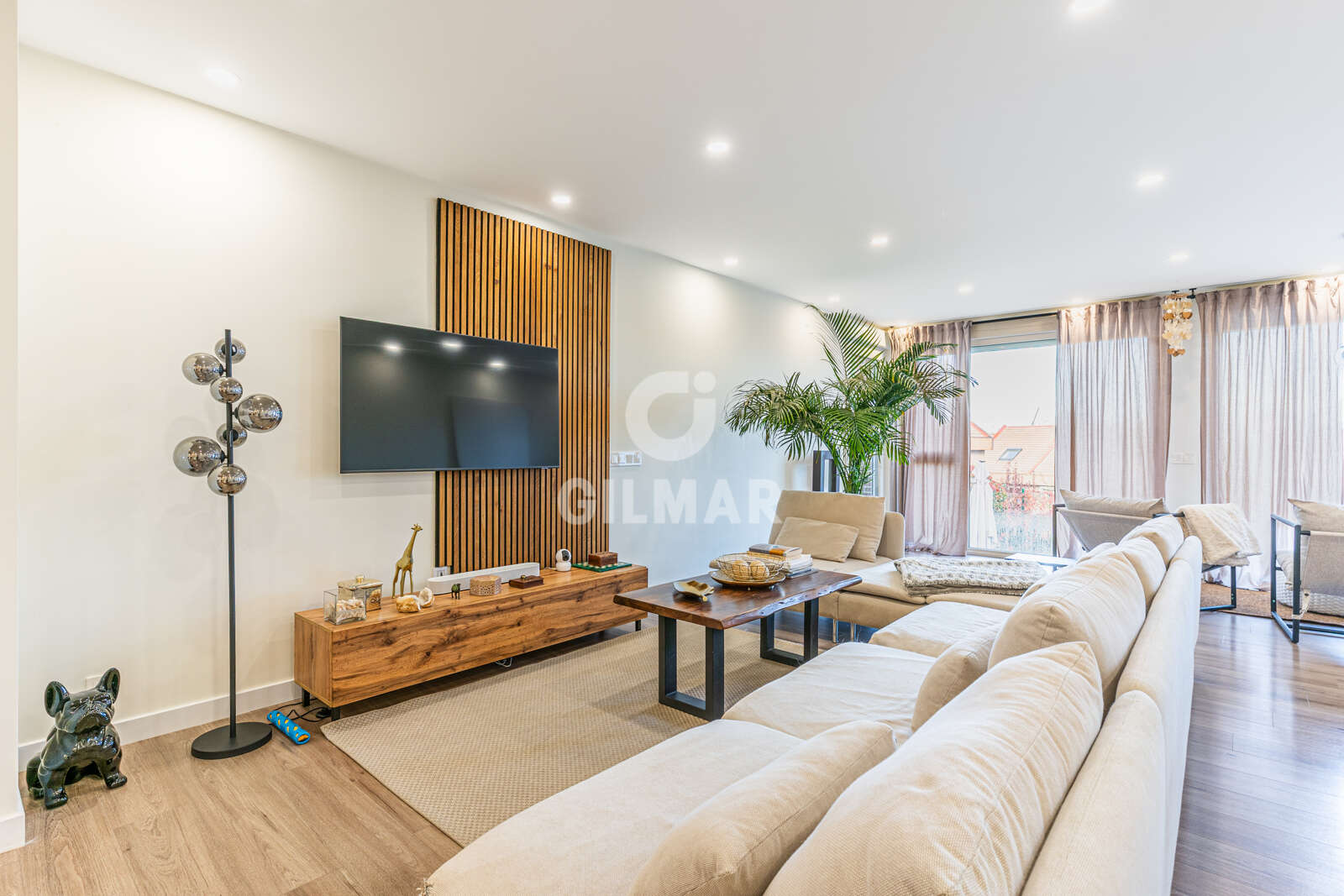 Property slider Gilmar