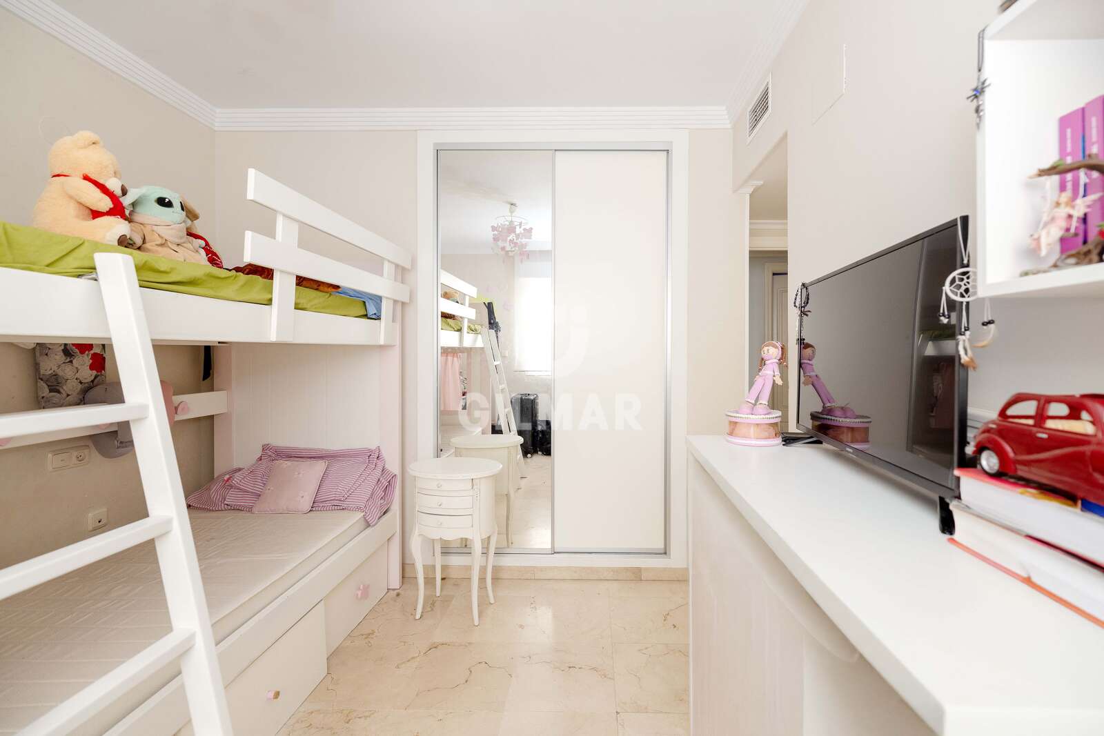 Property slider Gilmar