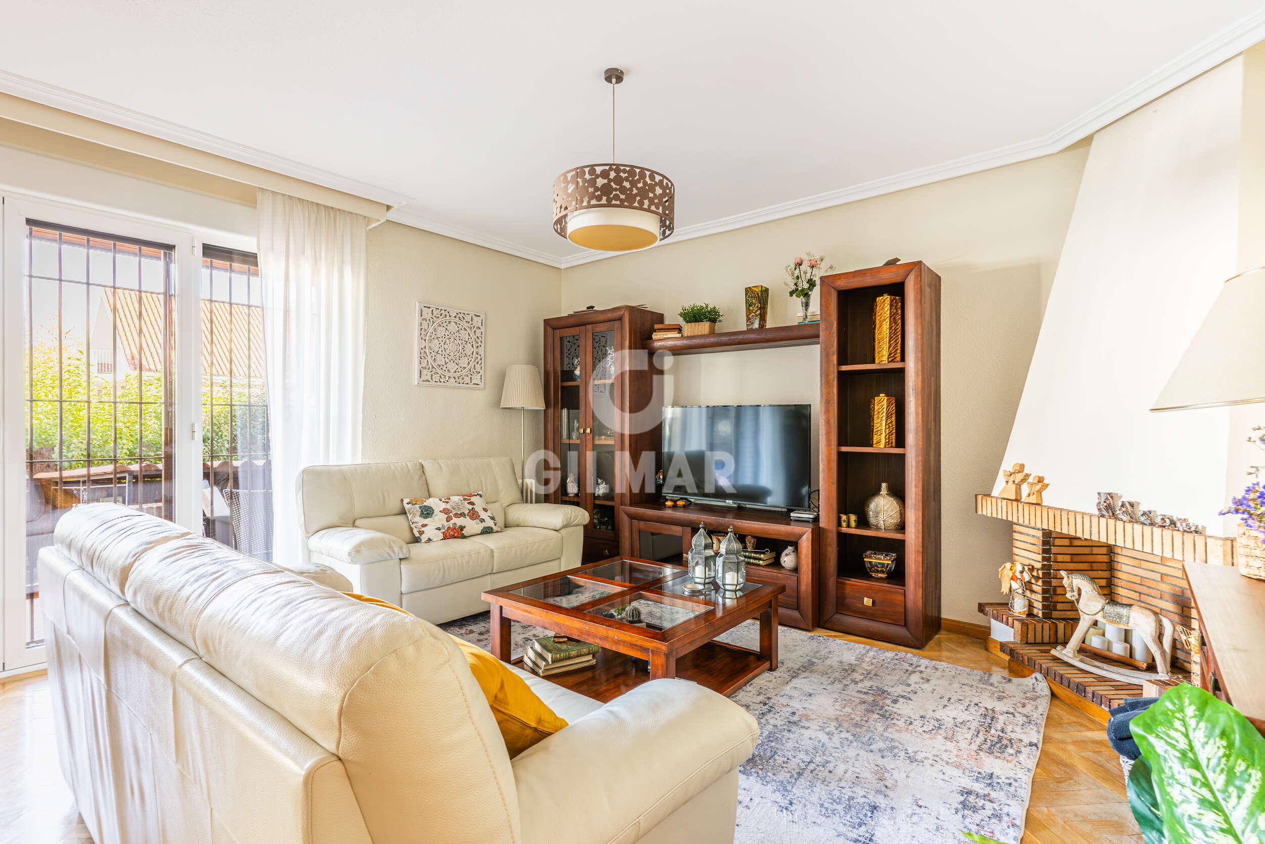 Photo of Semi-detached house