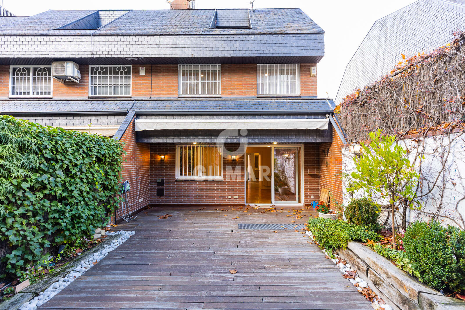 Property slider Gilmar