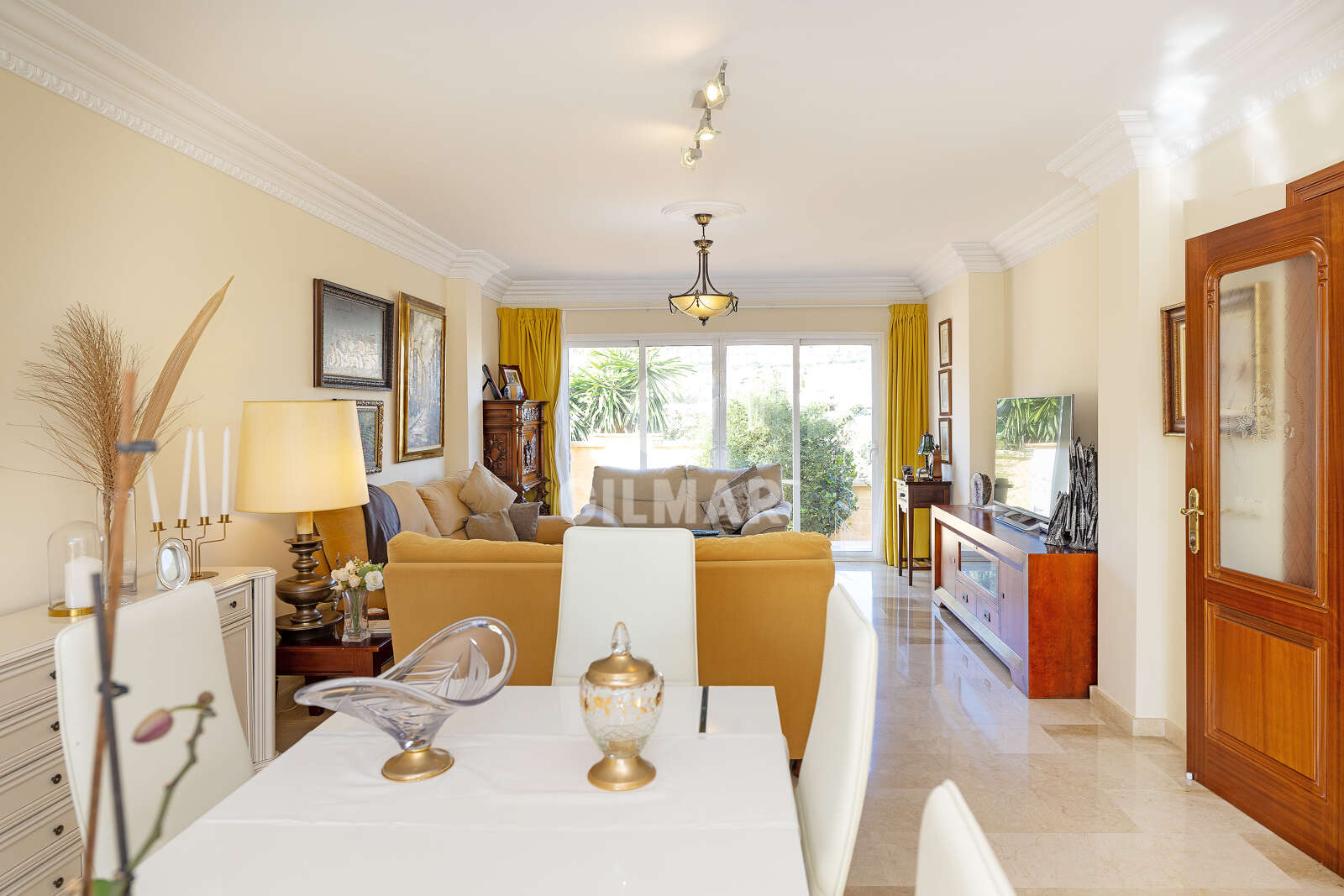 Property slider Gilmar