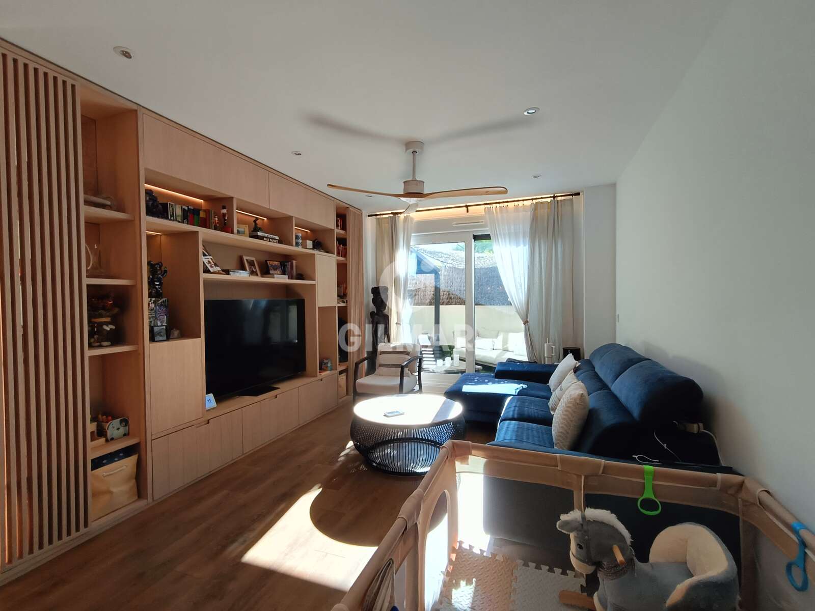 Property slider Gilmar