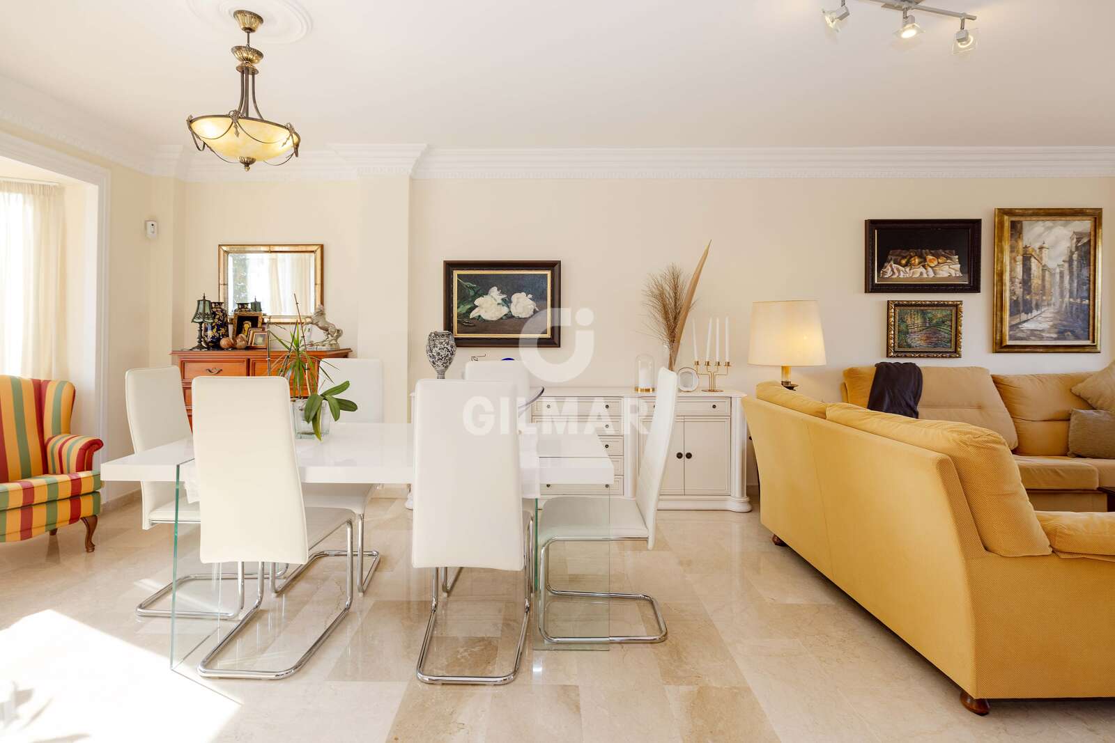 Property slider Gilmar