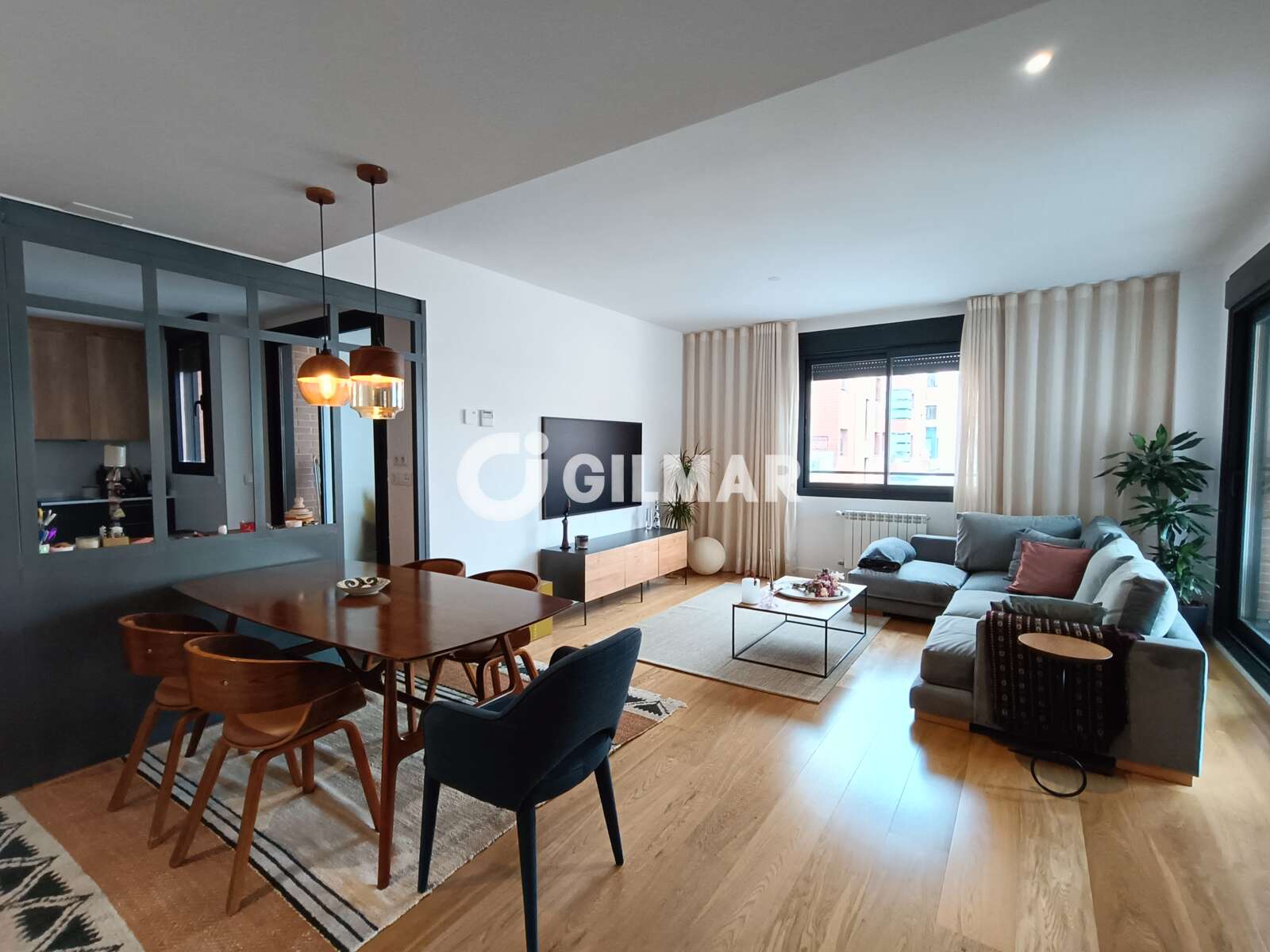 Property slider Gilmar