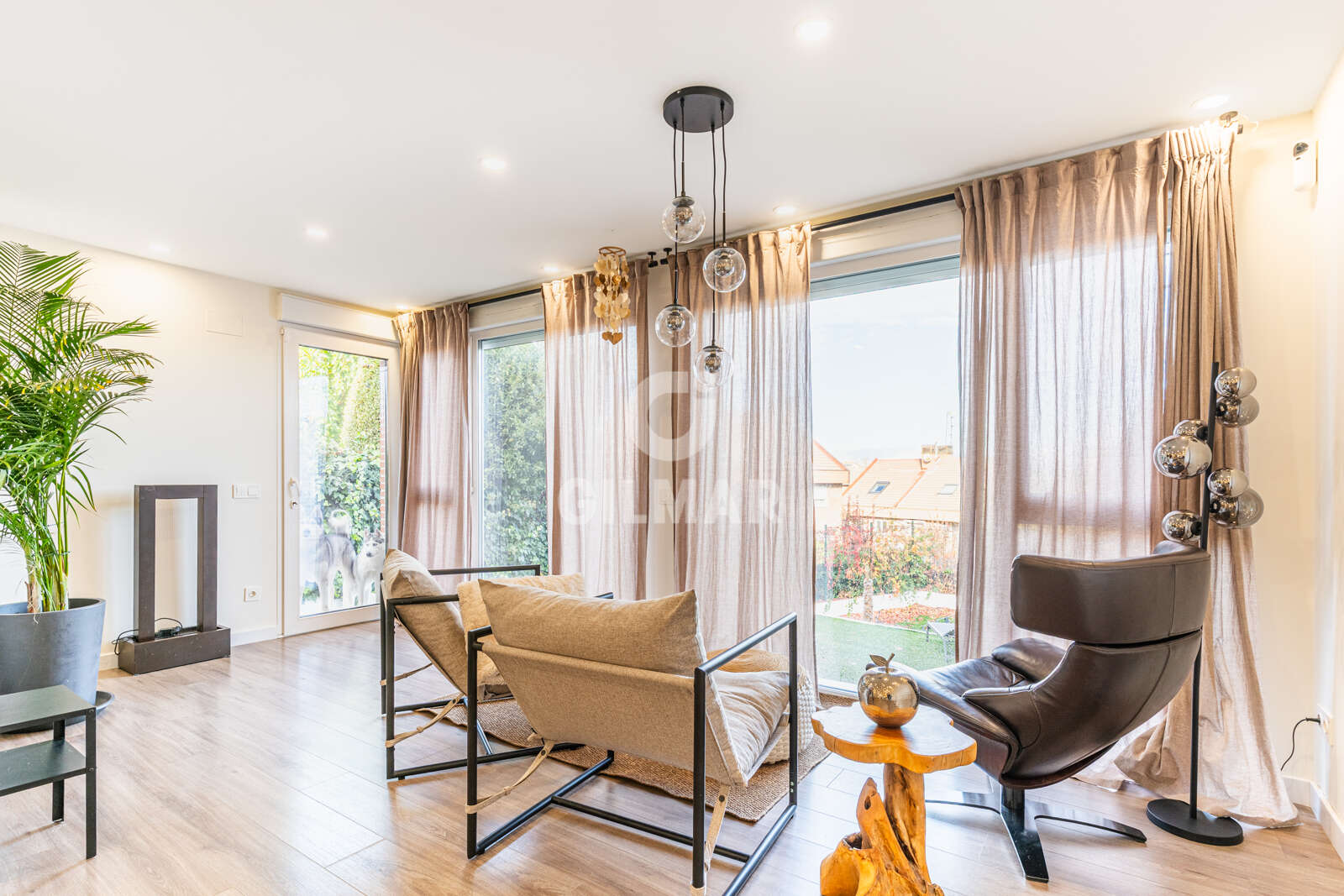 Property slider Gilmar