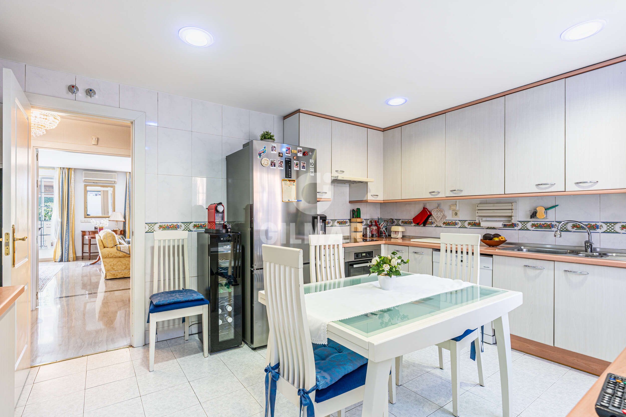Photo of Semi-detached house