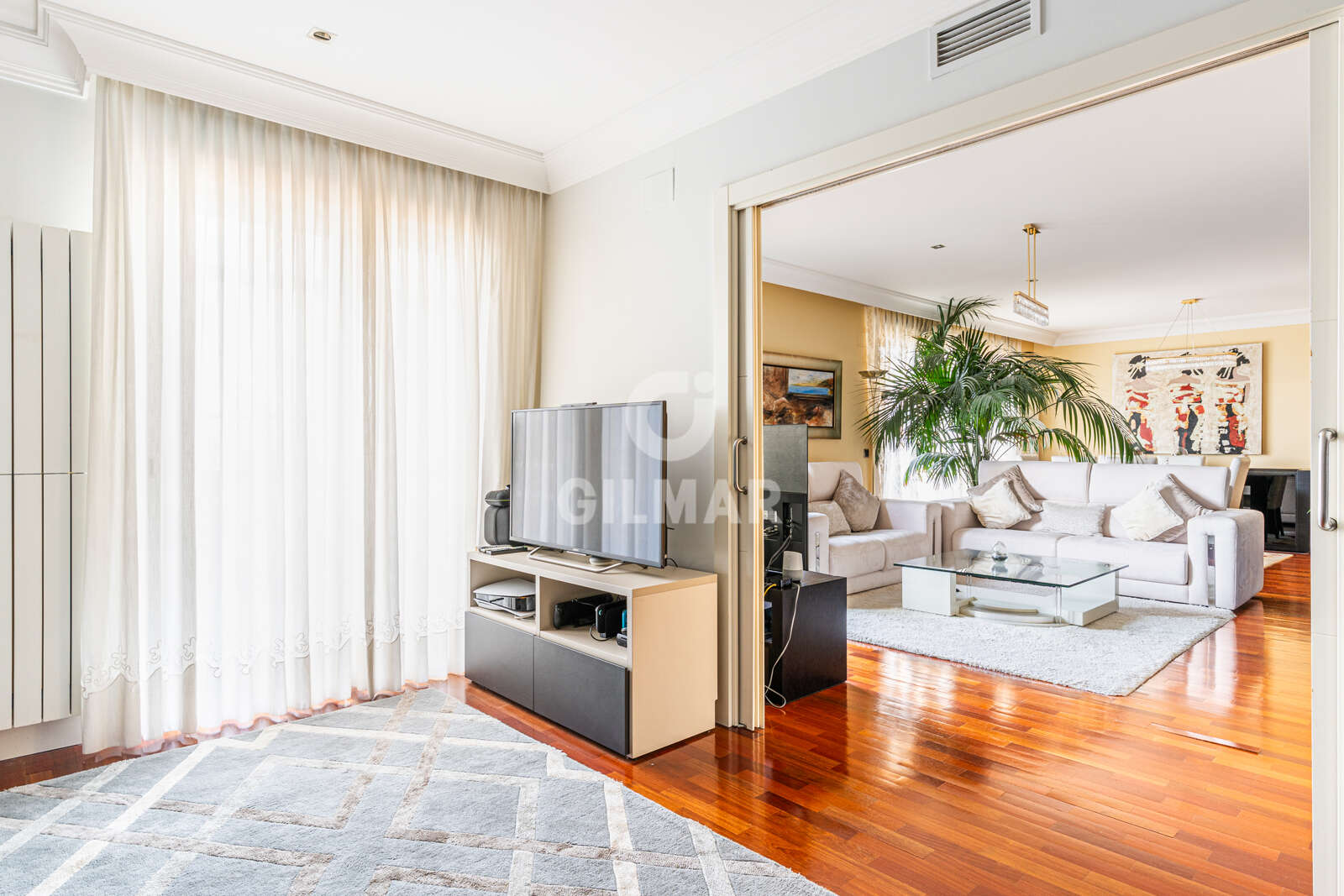 Property slider Gilmar