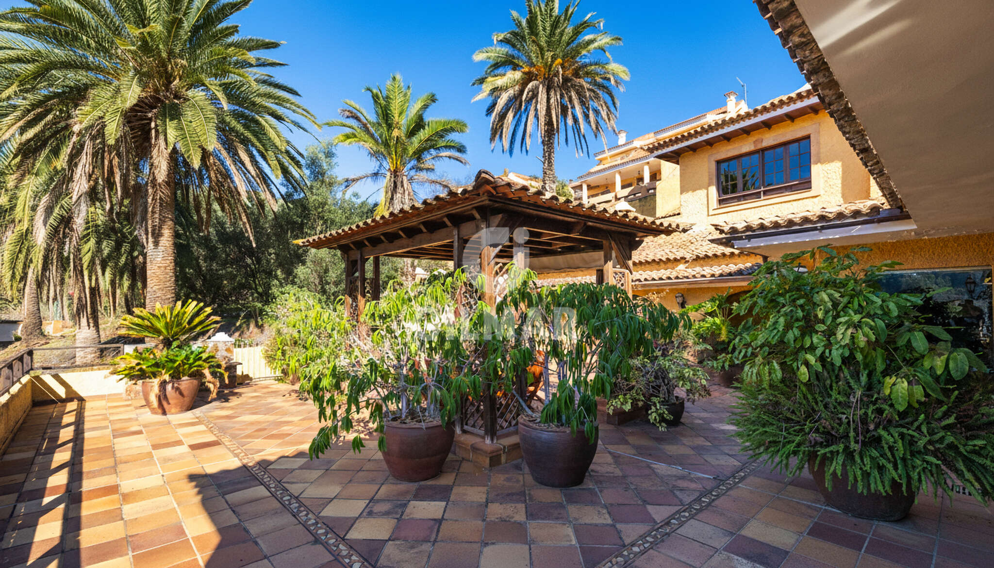 Chalet · 946 m² · 5 dorm