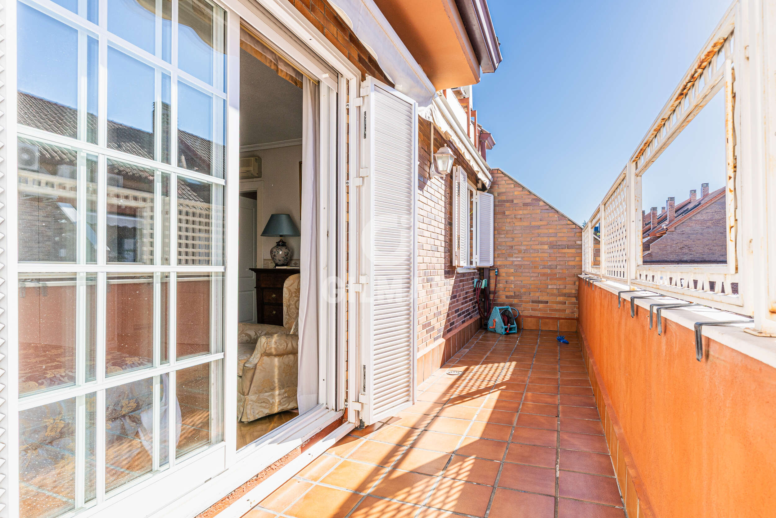 Photo of Semi-detached house