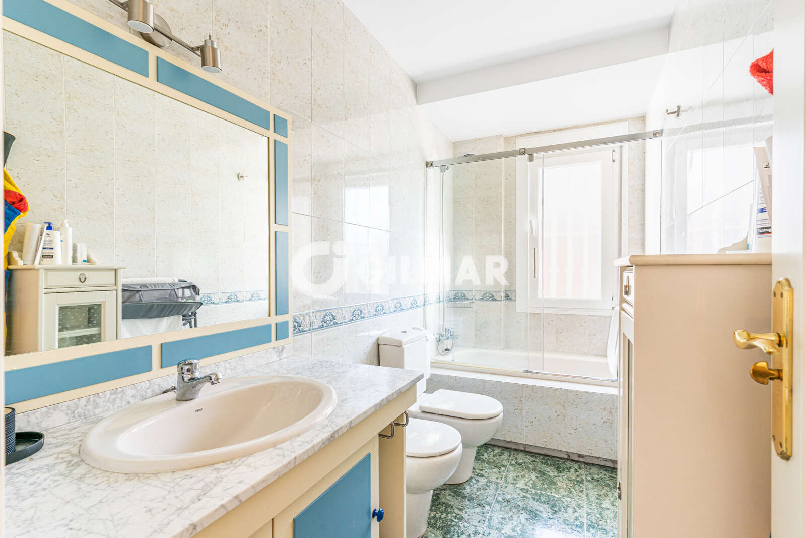 Property slider Gilmar