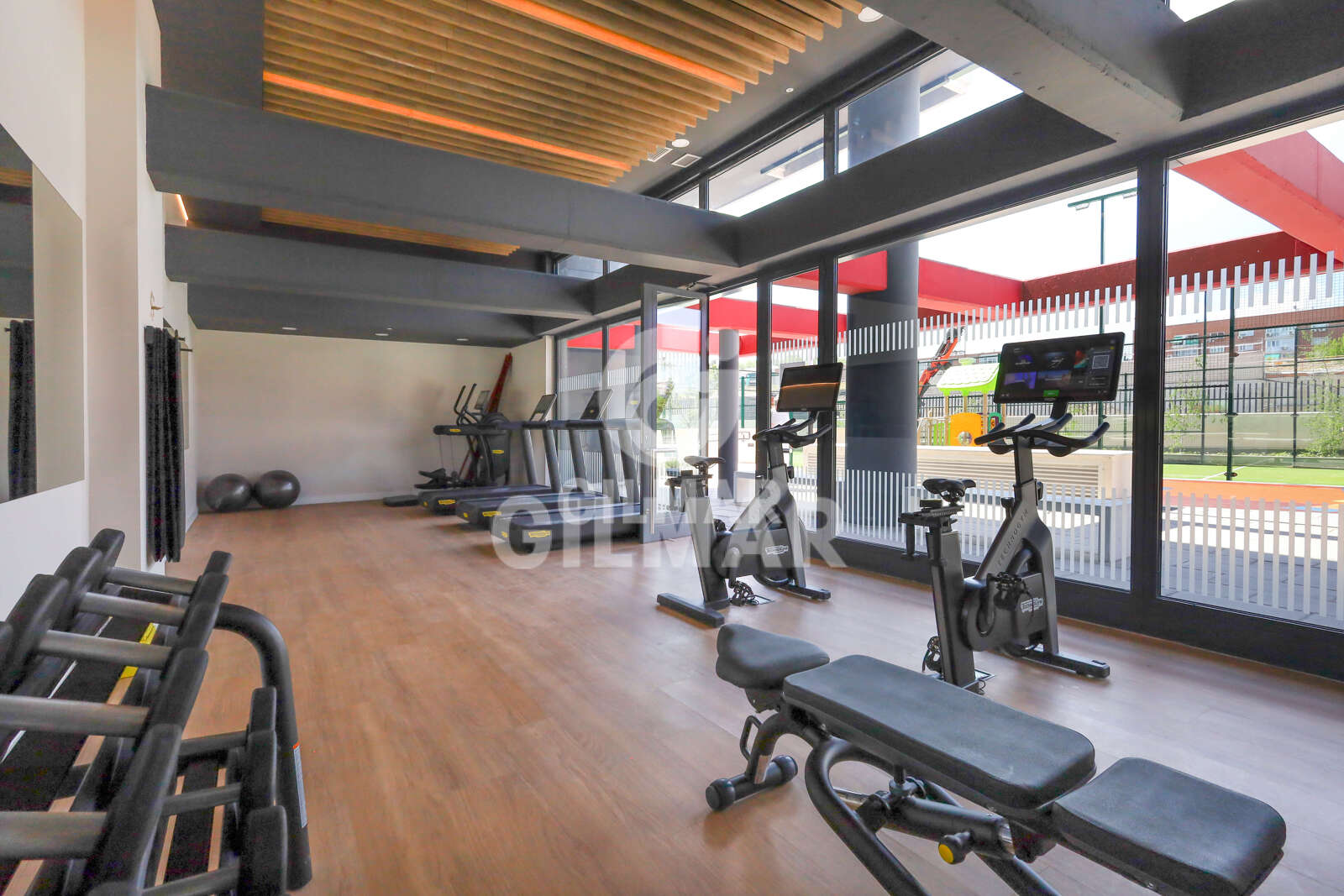 Property slider Gilmar