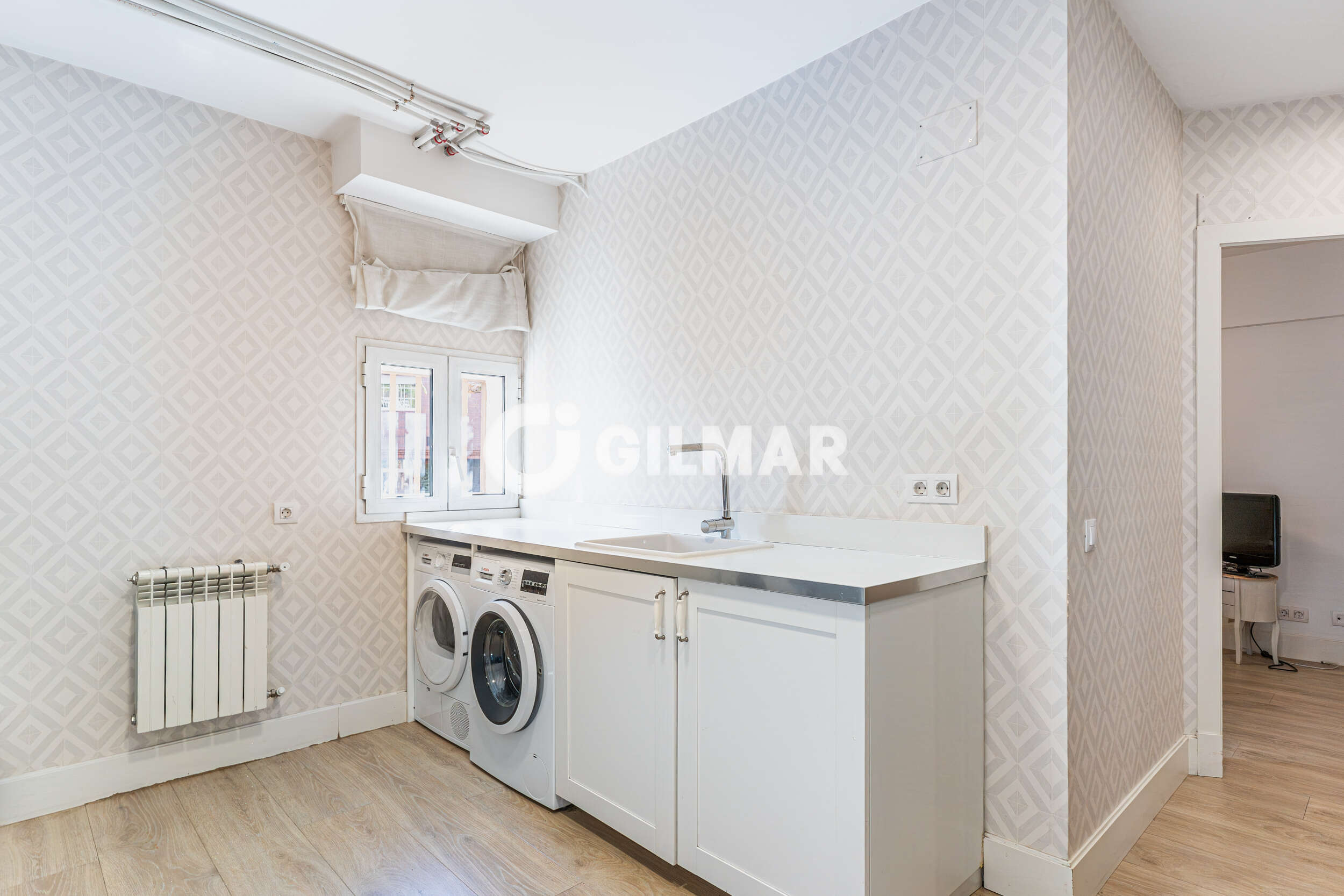 Photo of Semi-detached house