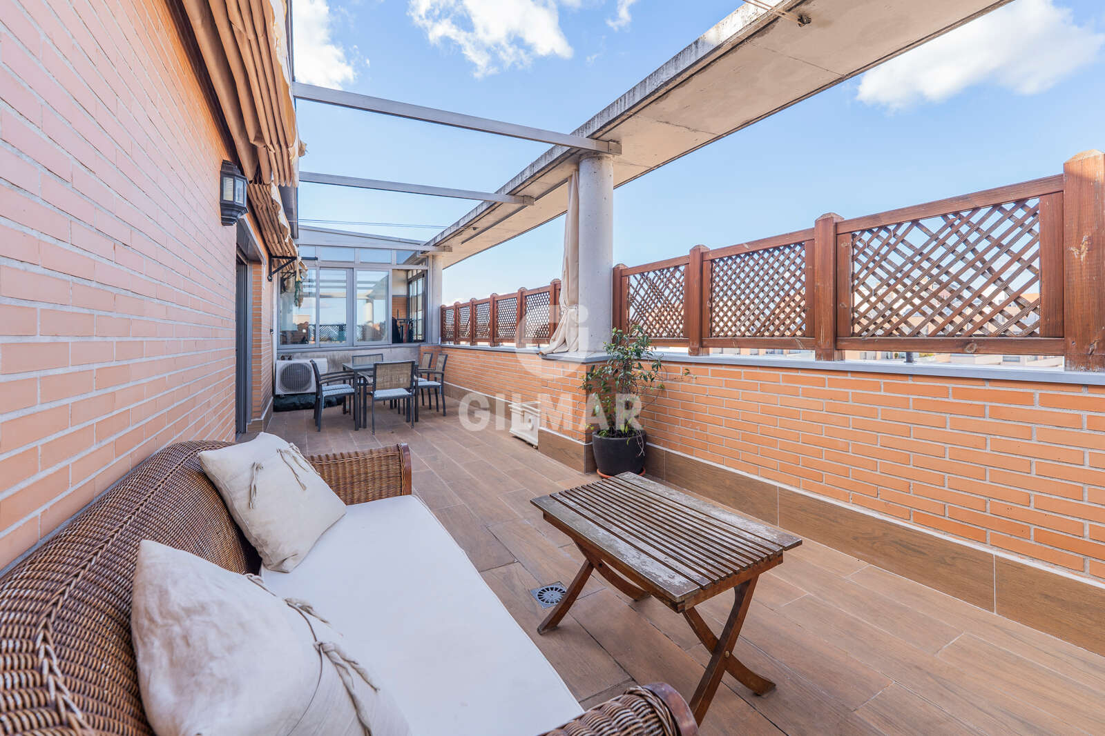 Property slider Gilmar