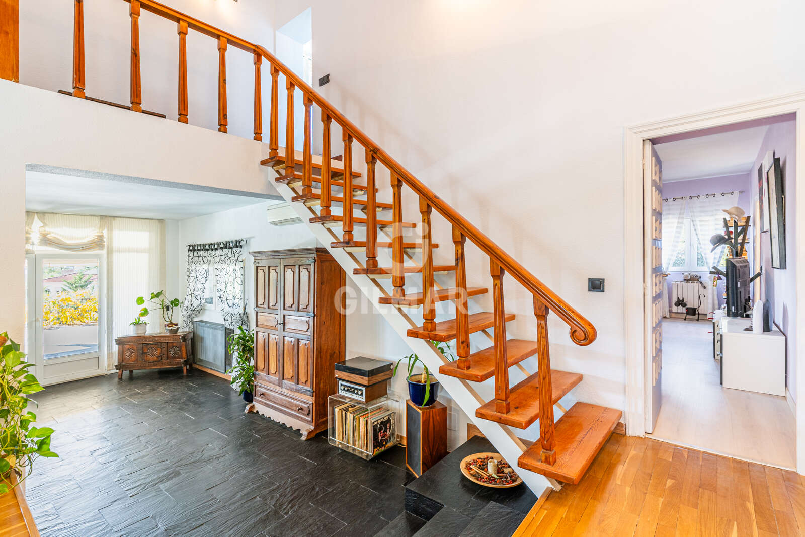 Property slider Gilmar