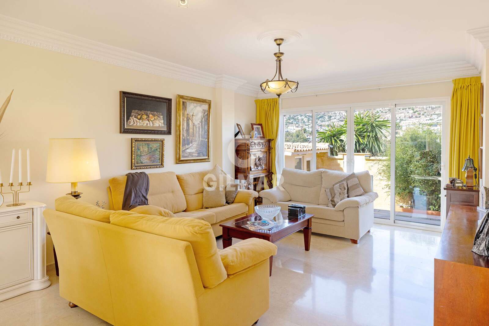 Property slider Gilmar