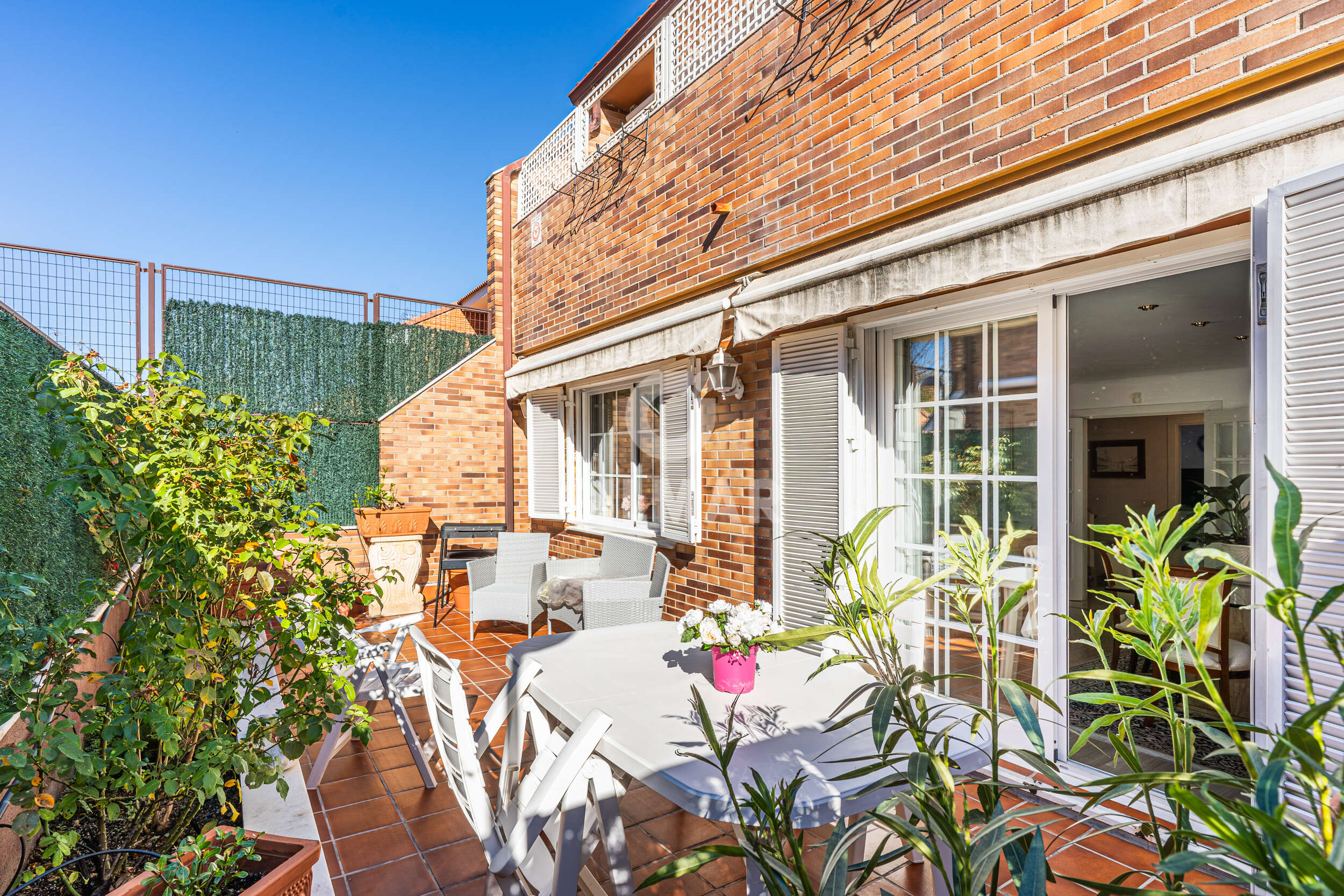 Photo of Semi-detached house