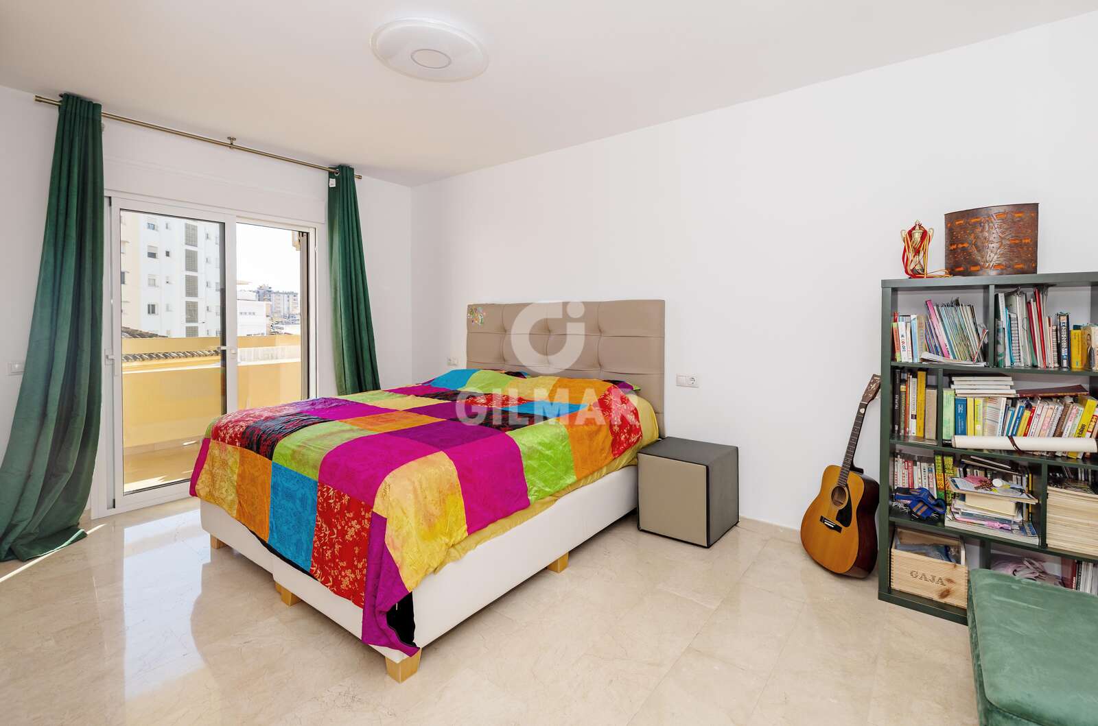 Property slider Gilmar