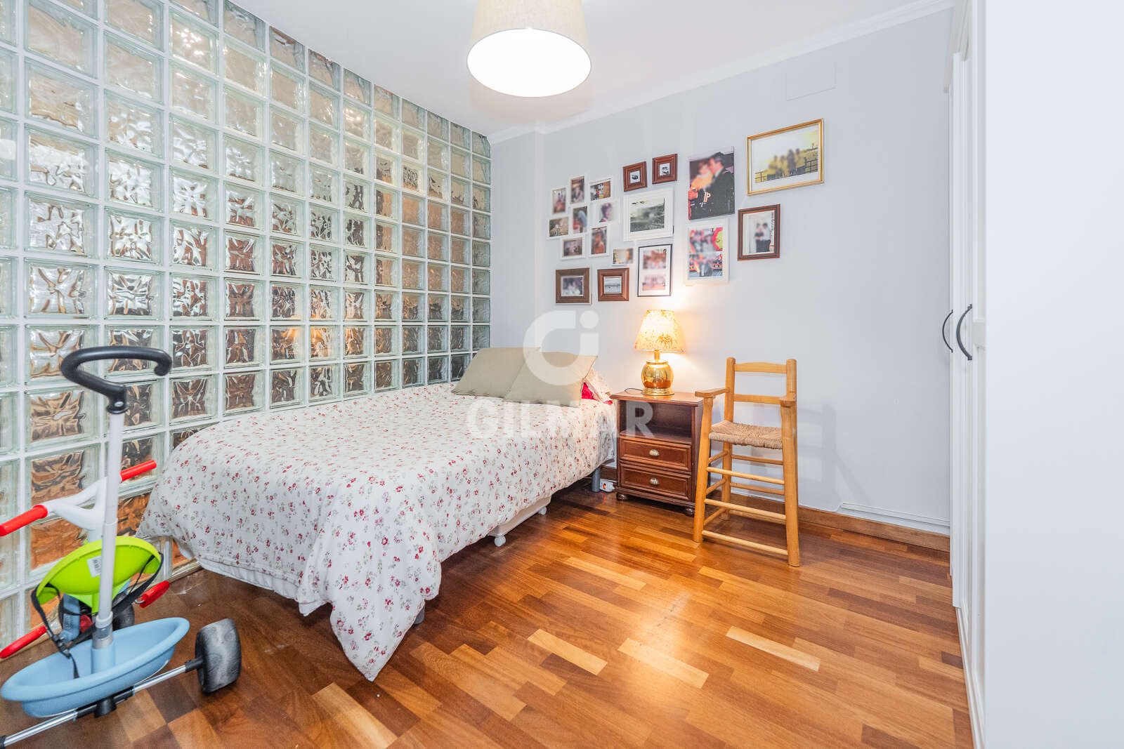 Property slider Gilmar