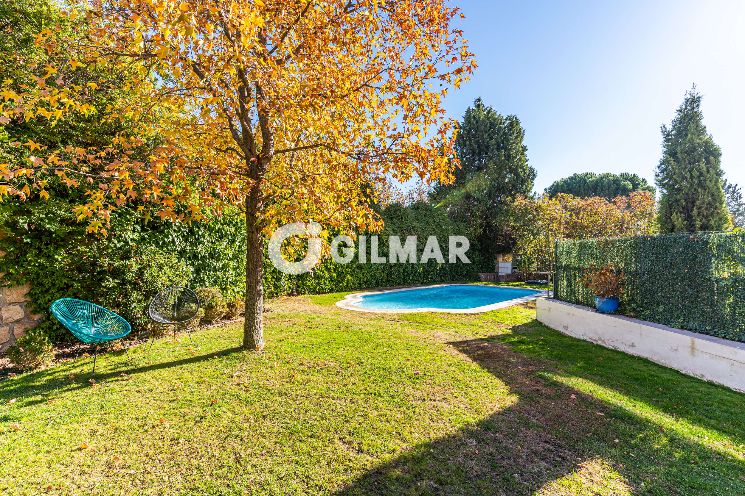 Photo of Semi-detached house