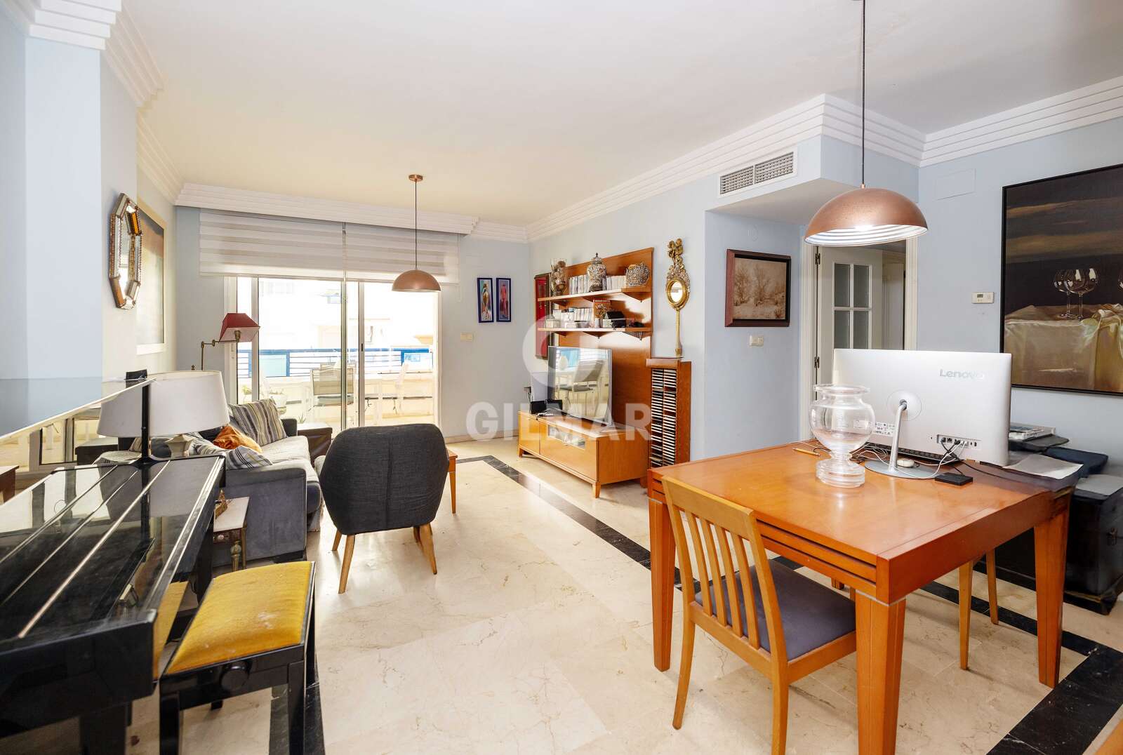Property slider Gilmar