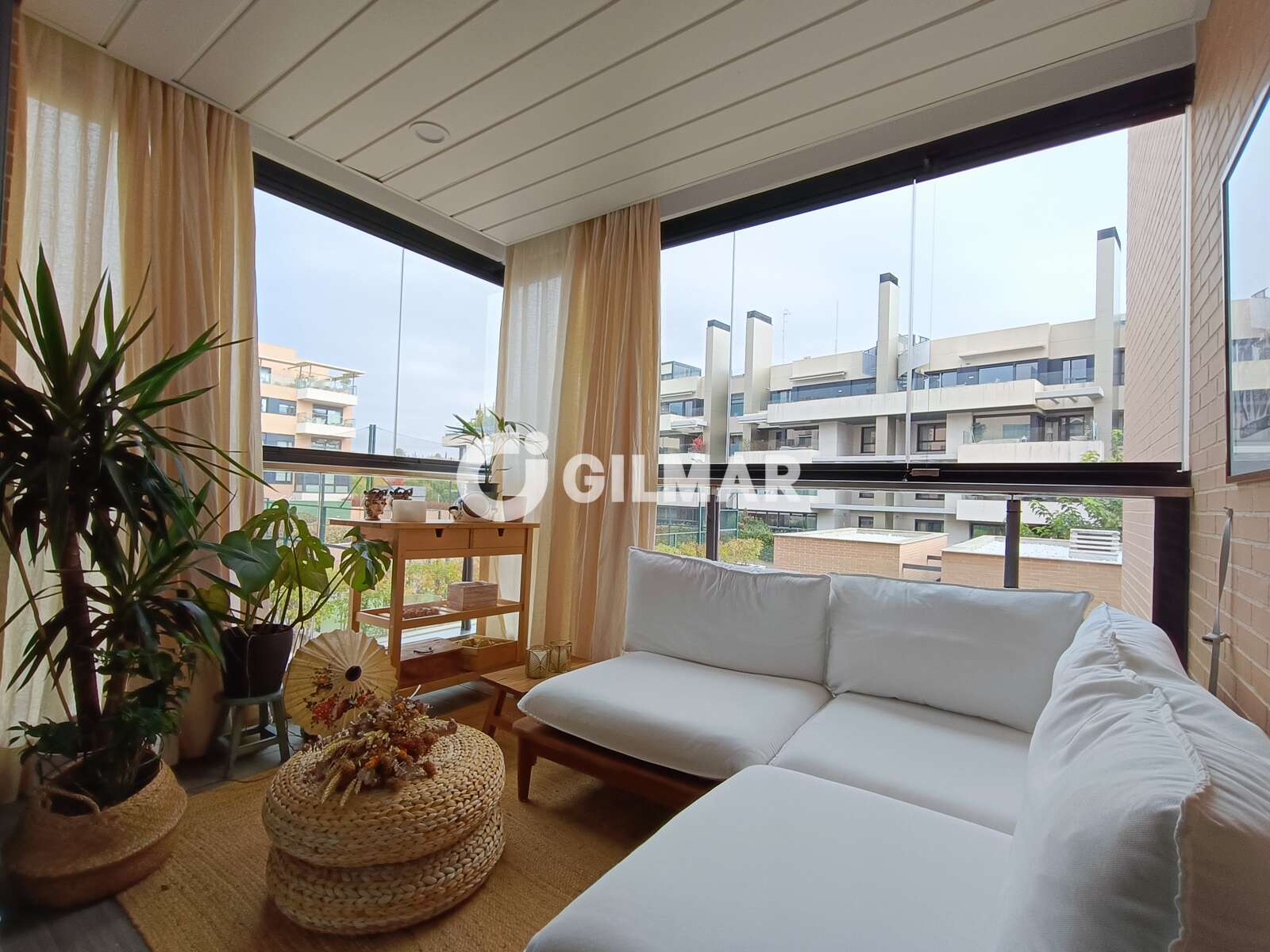 Property slider Gilmar