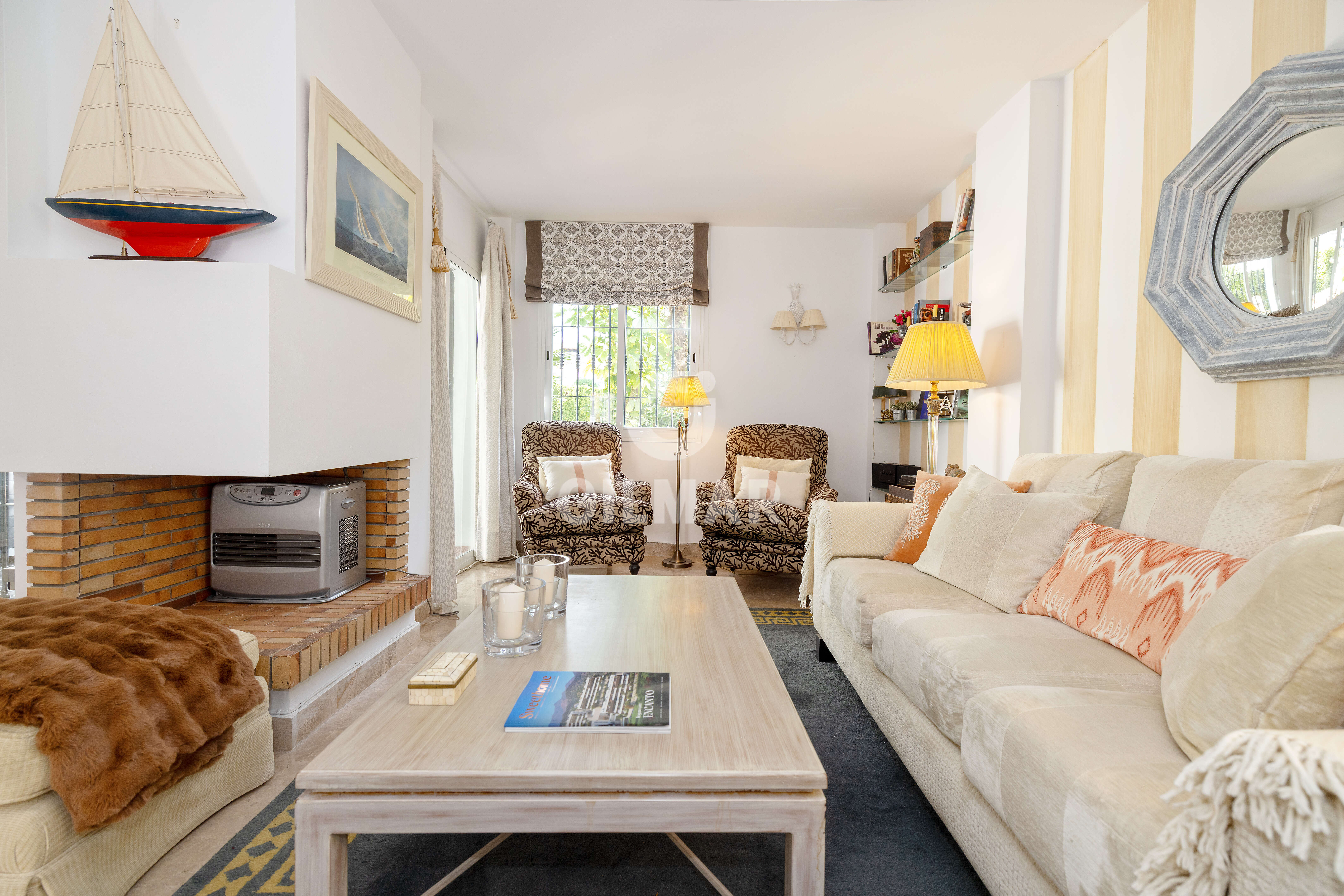 Photo of Semi-detached house