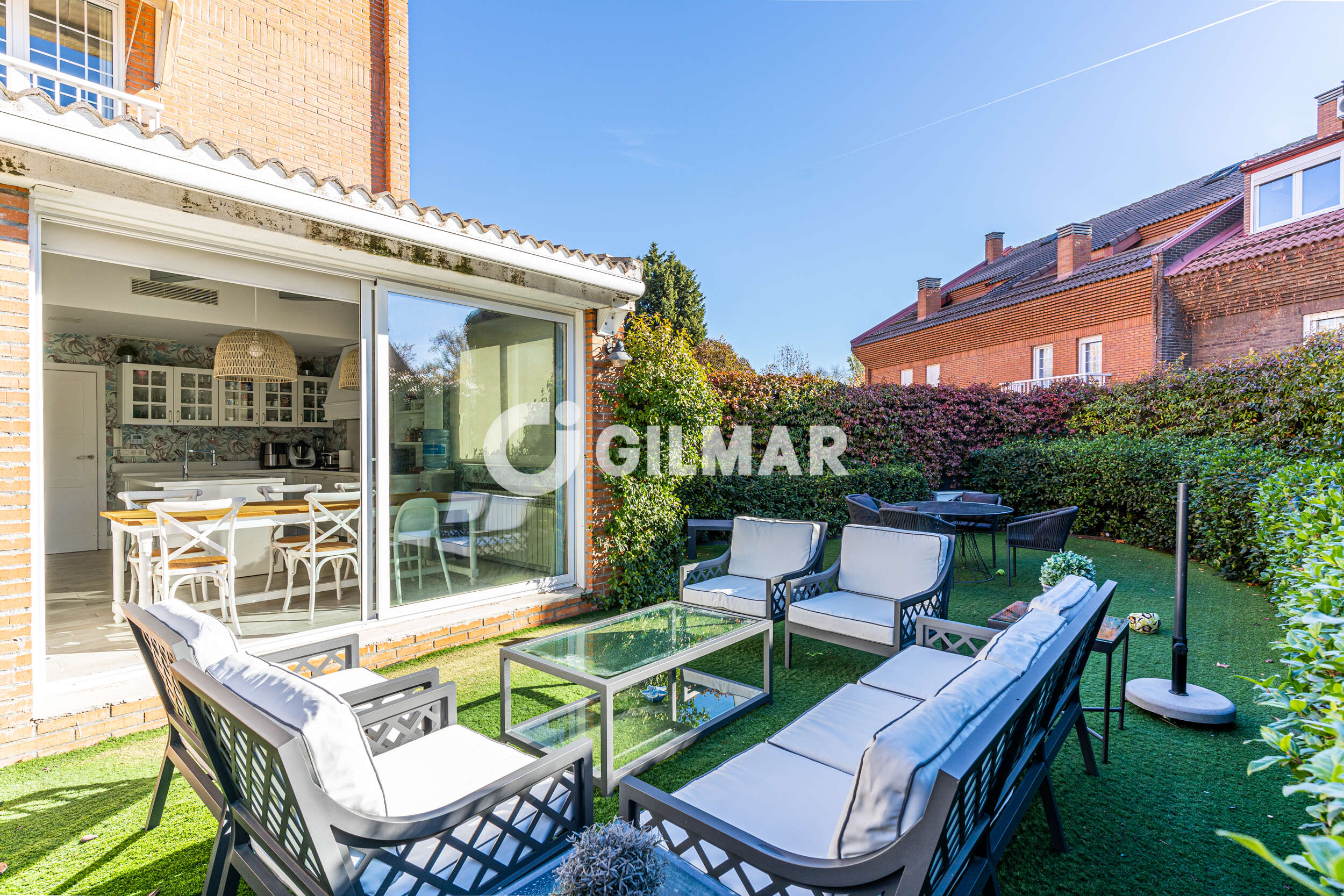 Photo of Semi-detached house