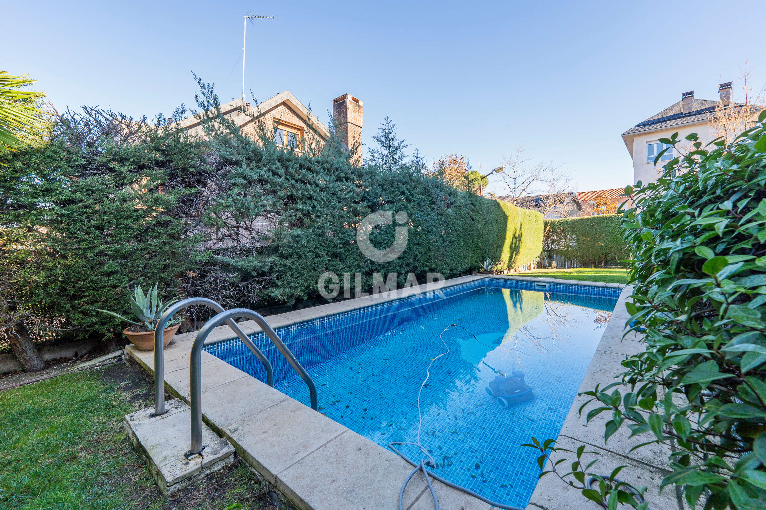 Photo of Semi-detached house