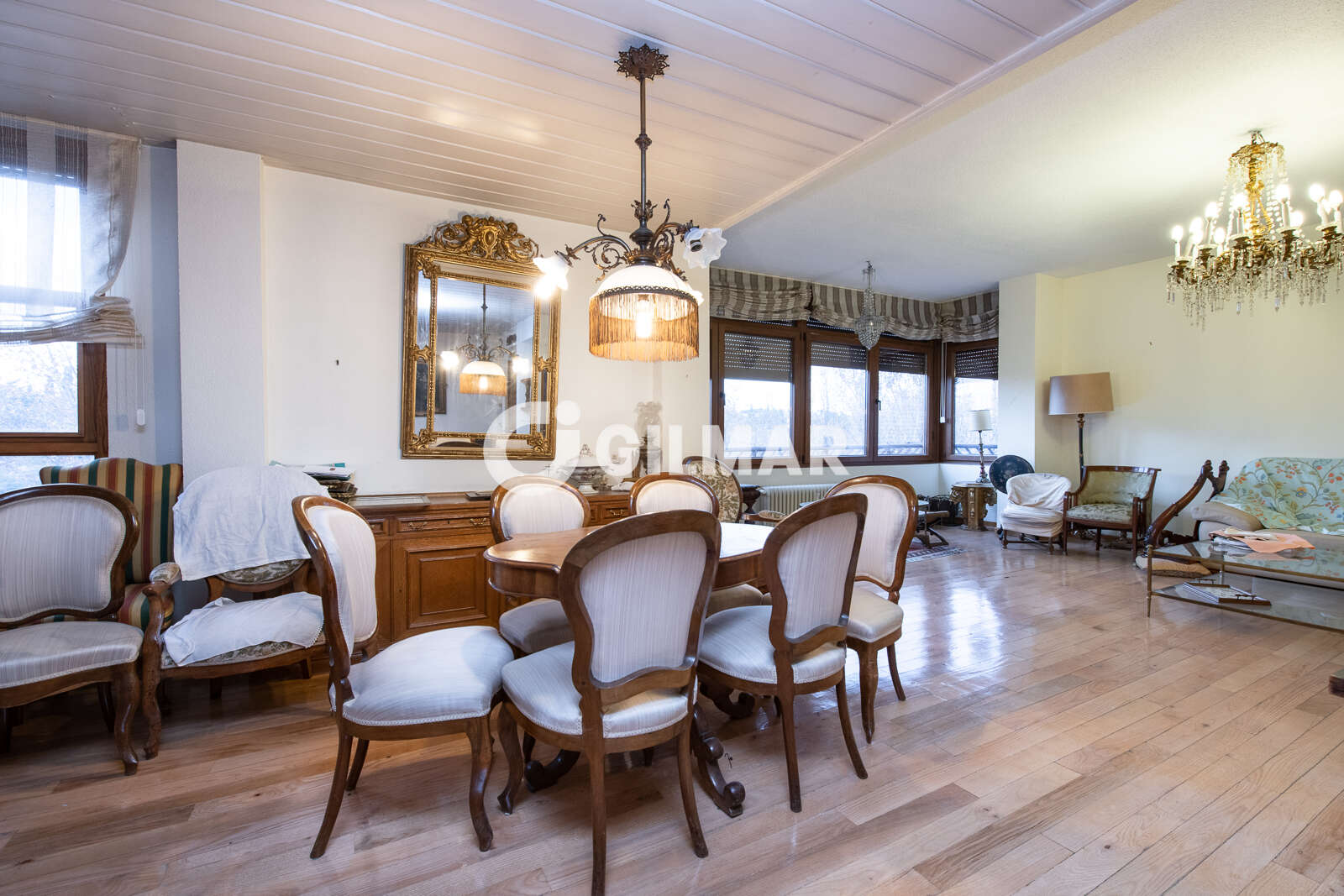 Property slider Gilmar