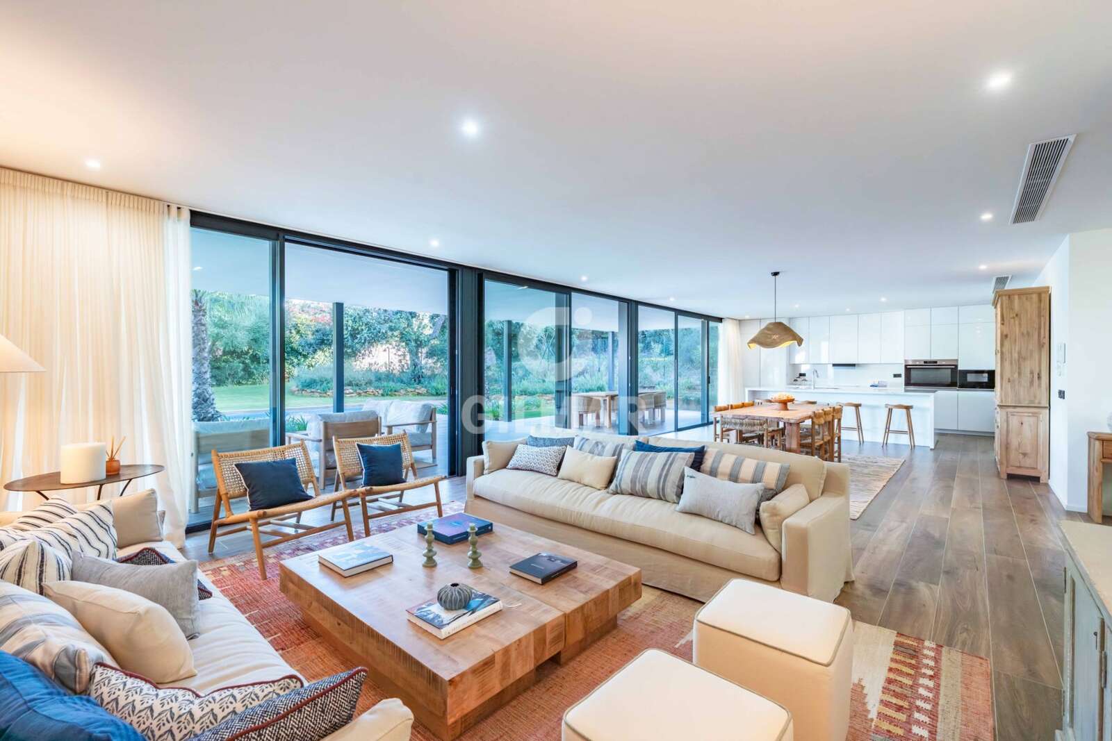 Property slider Gilmar