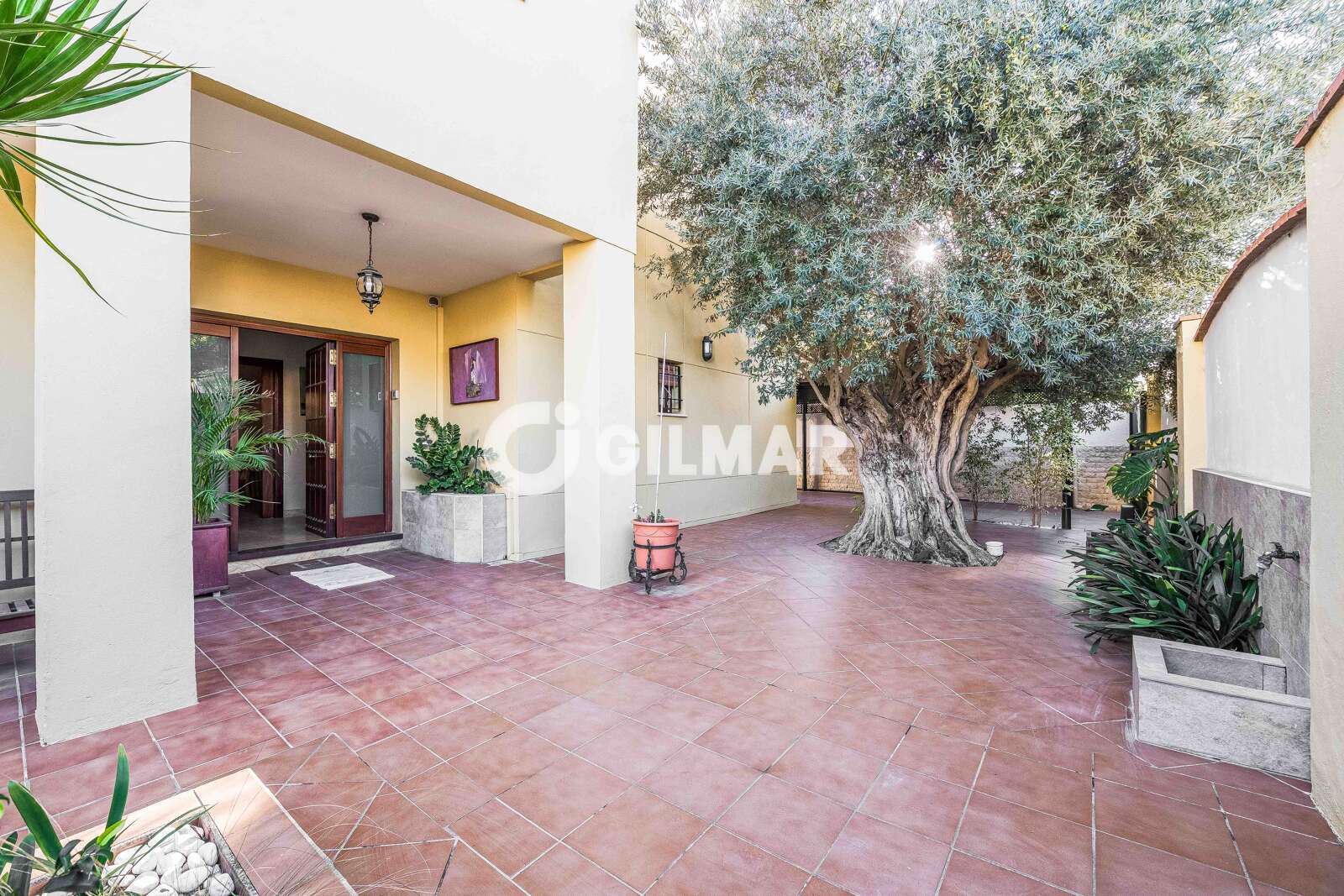 Property slider Gilmar