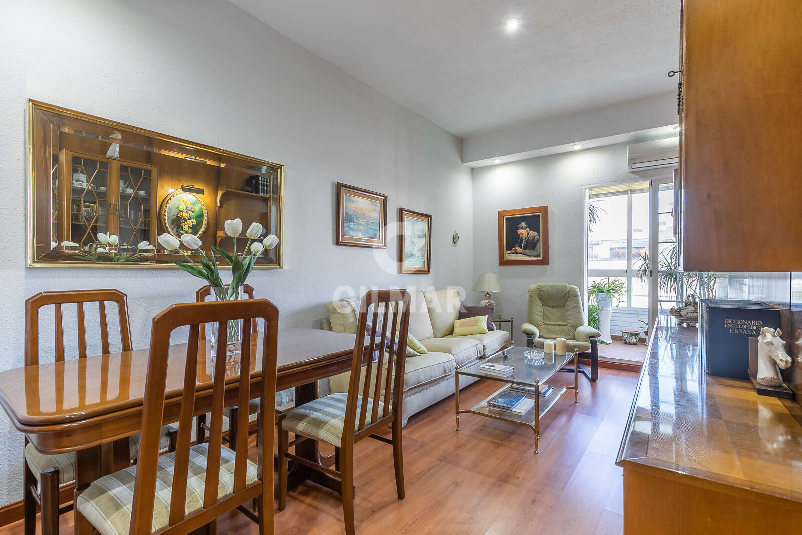 Property slider Gilmar