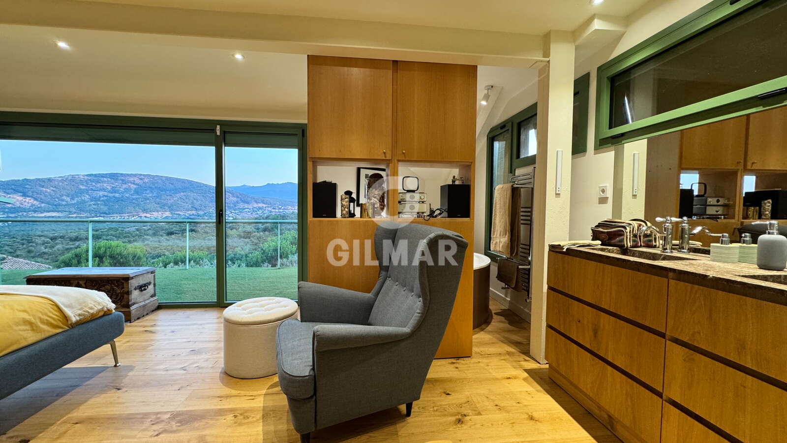 Property slider Gilmar