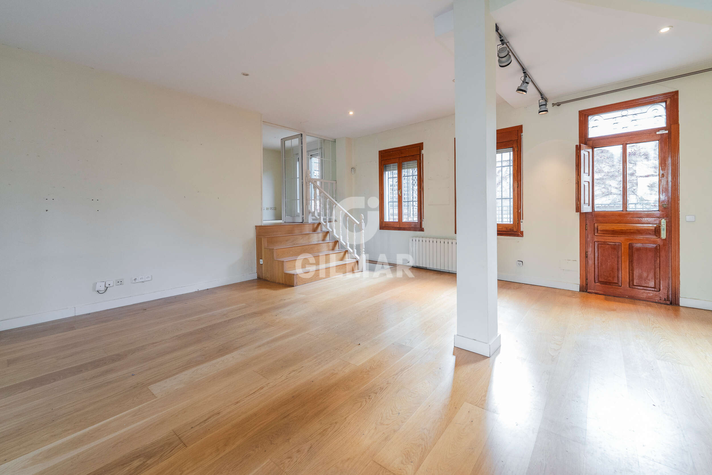 Photo of Semi-detached house