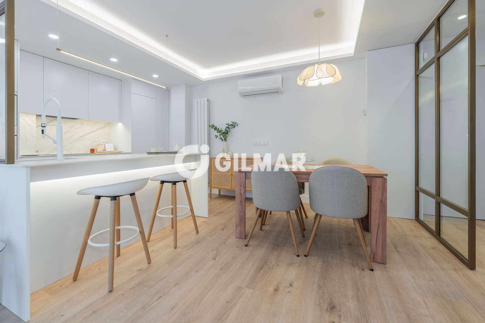 Property slider Gilmar