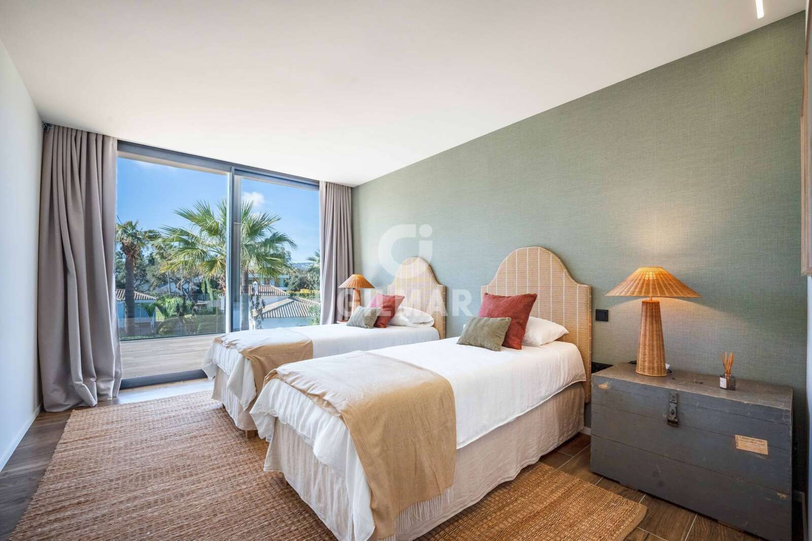 Property slider Gilmar