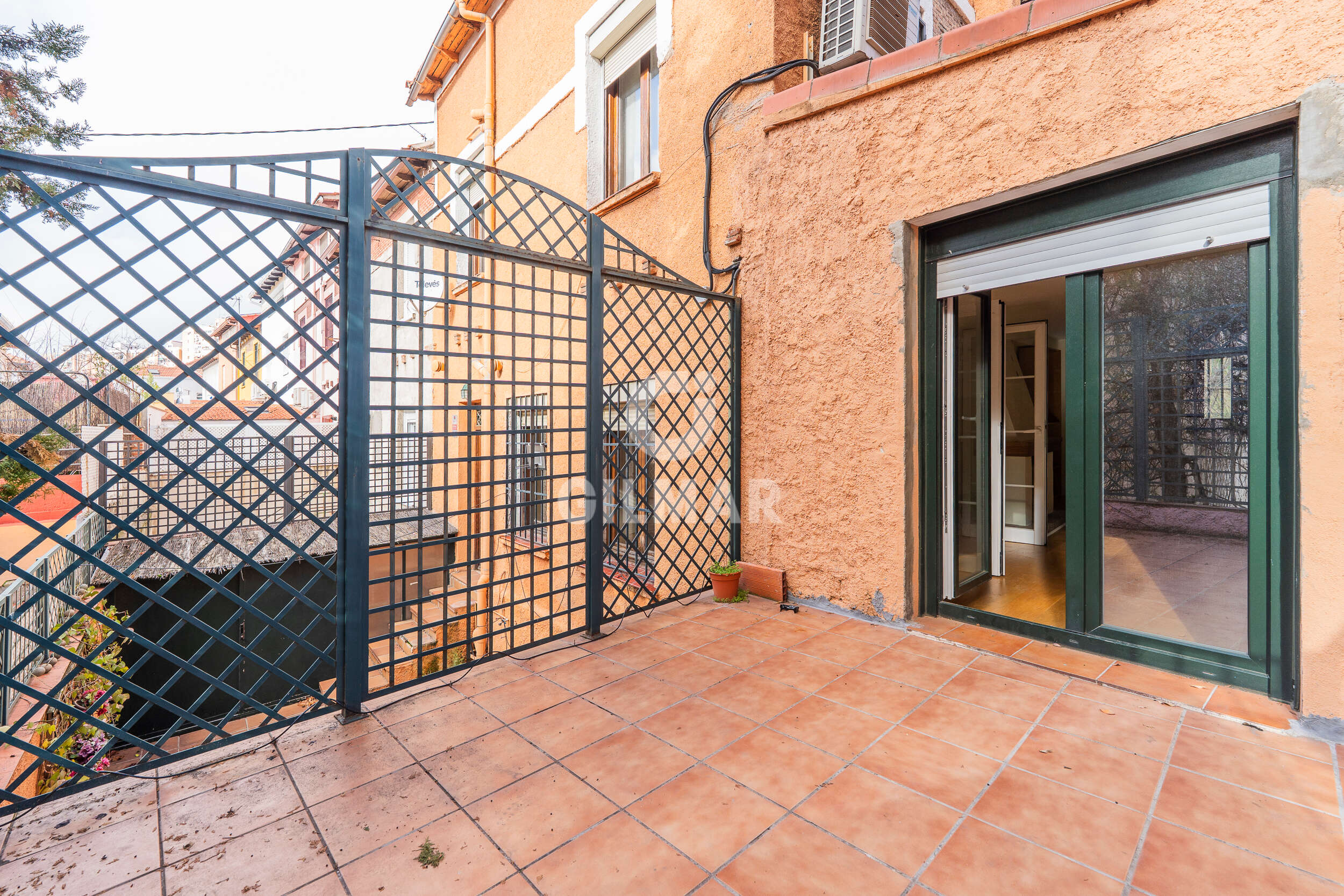Photo of Semi-detached house