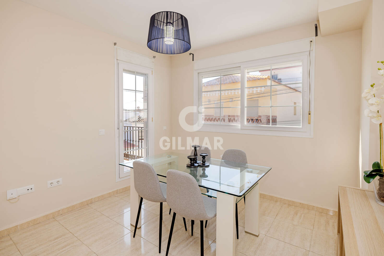 Property slider Gilmar