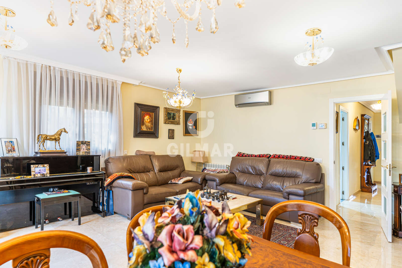 Property slider Gilmar