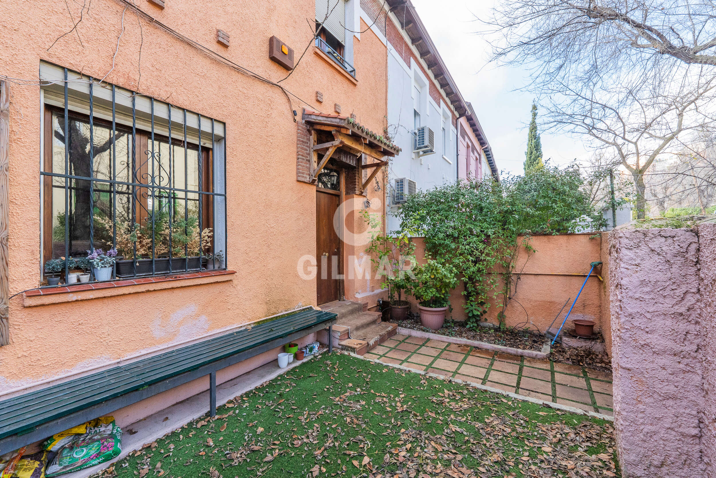 Photo of Semi-detached house